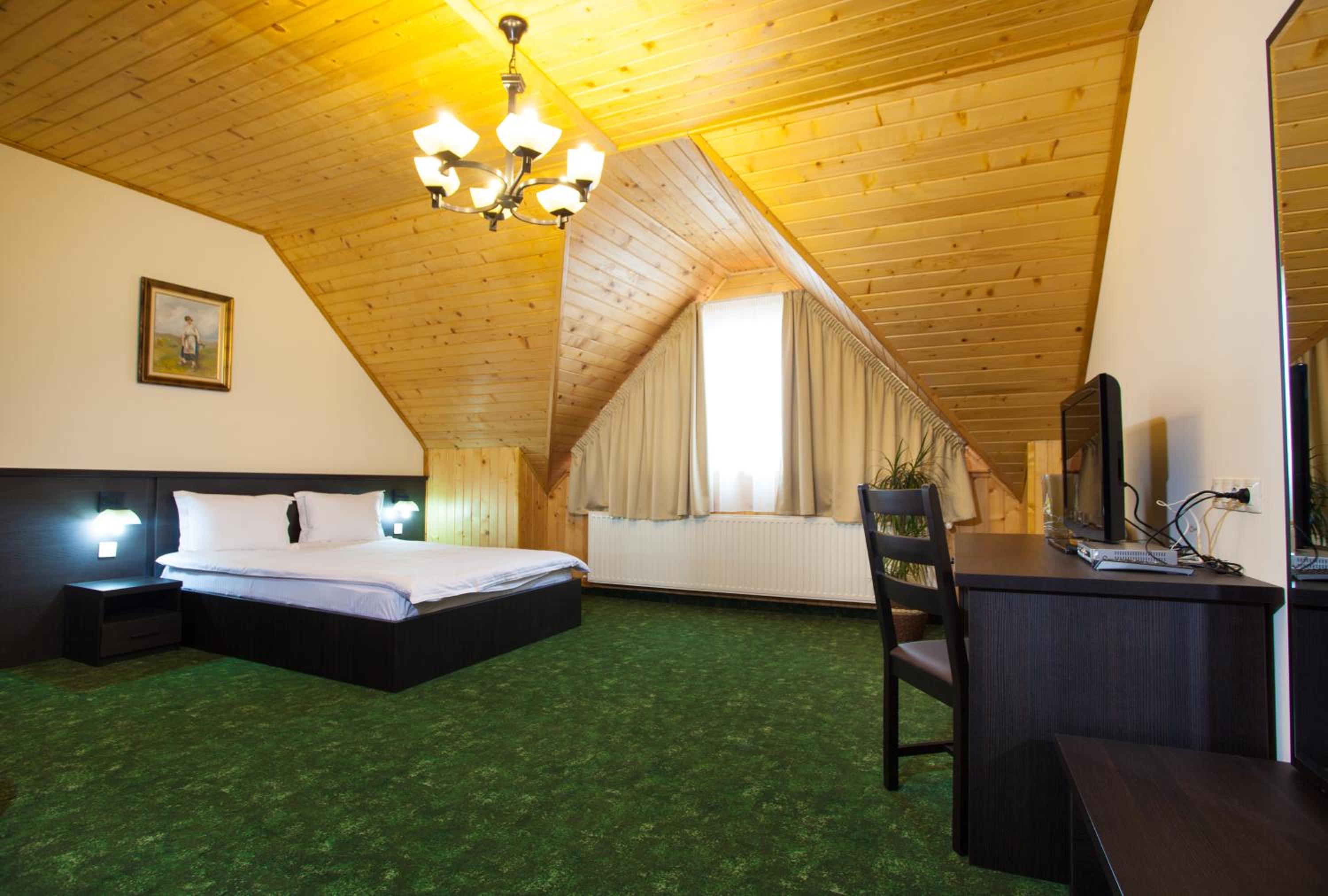 Double Room - Photo 3