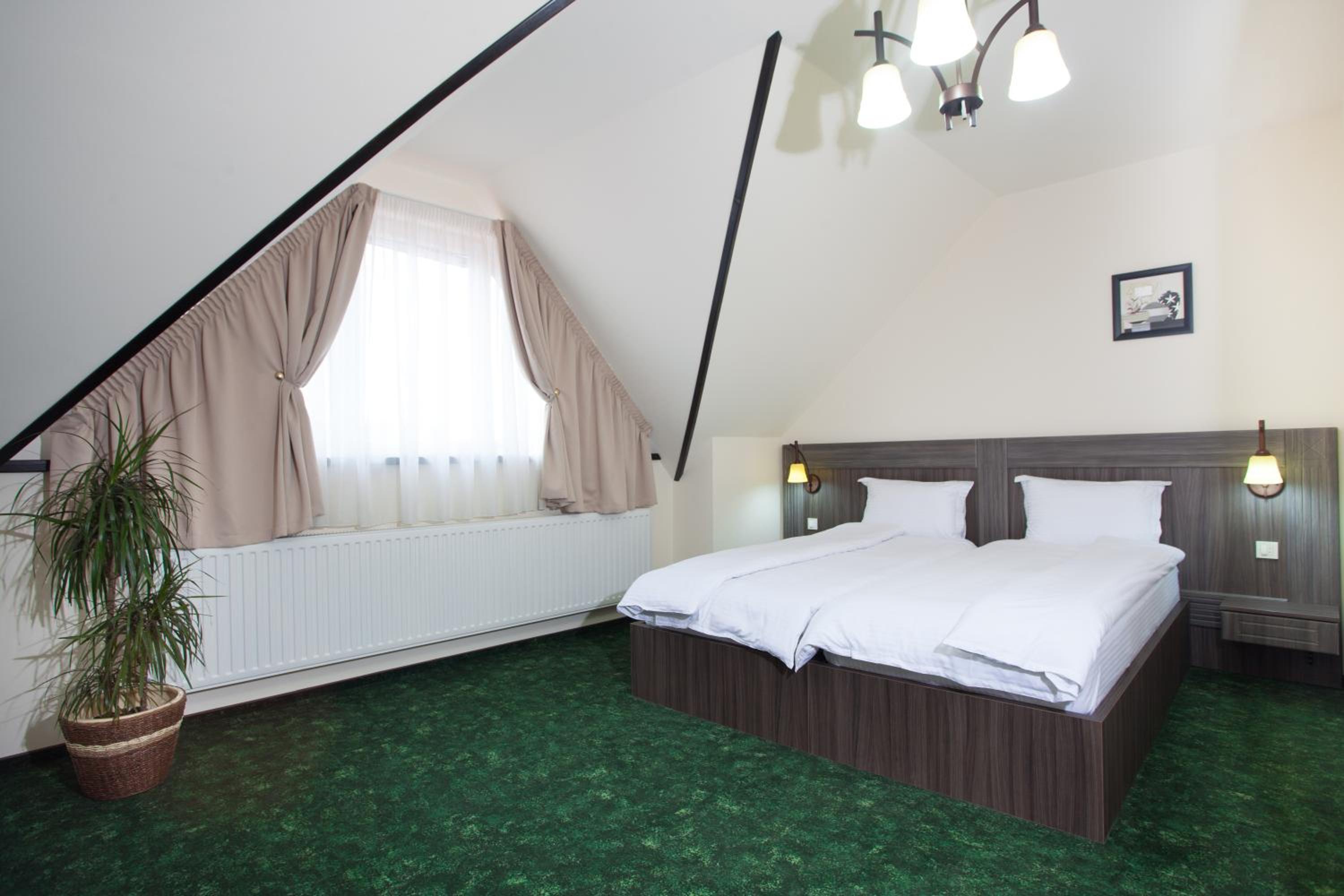 Twin Room - Photo 2