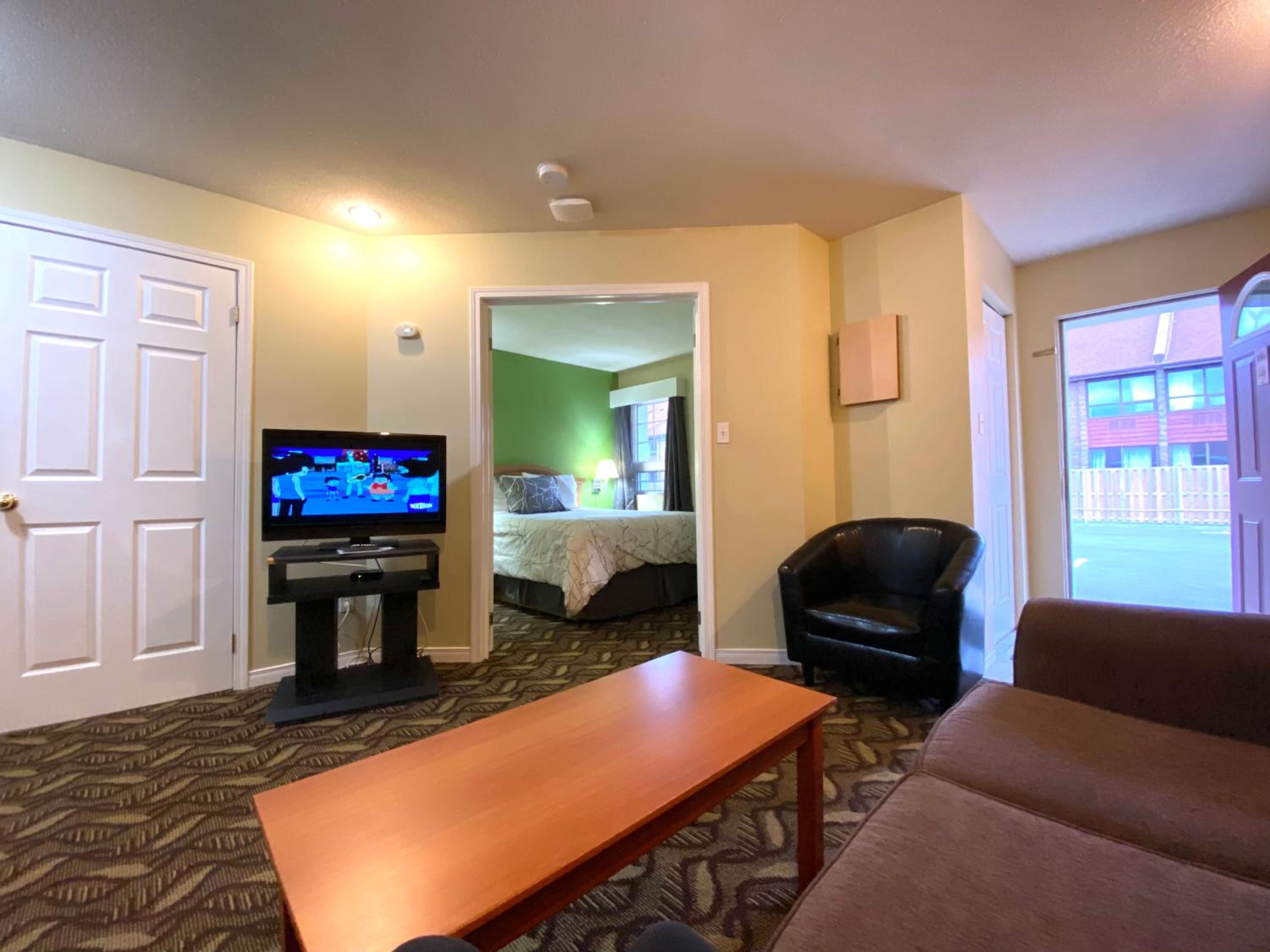 Standard Suite - Photo 4