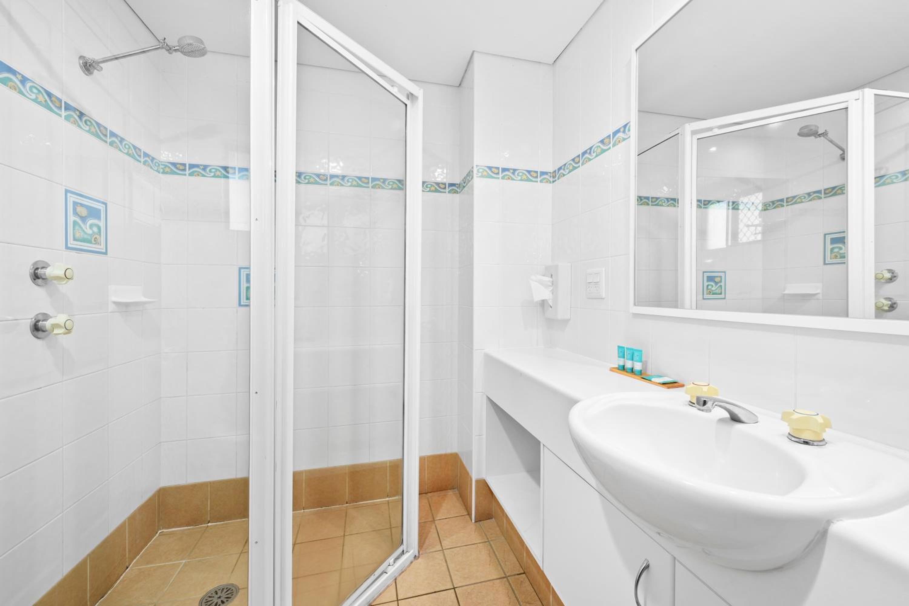 Deluxe Twin Room - Not Pet Friendly - Photo 3