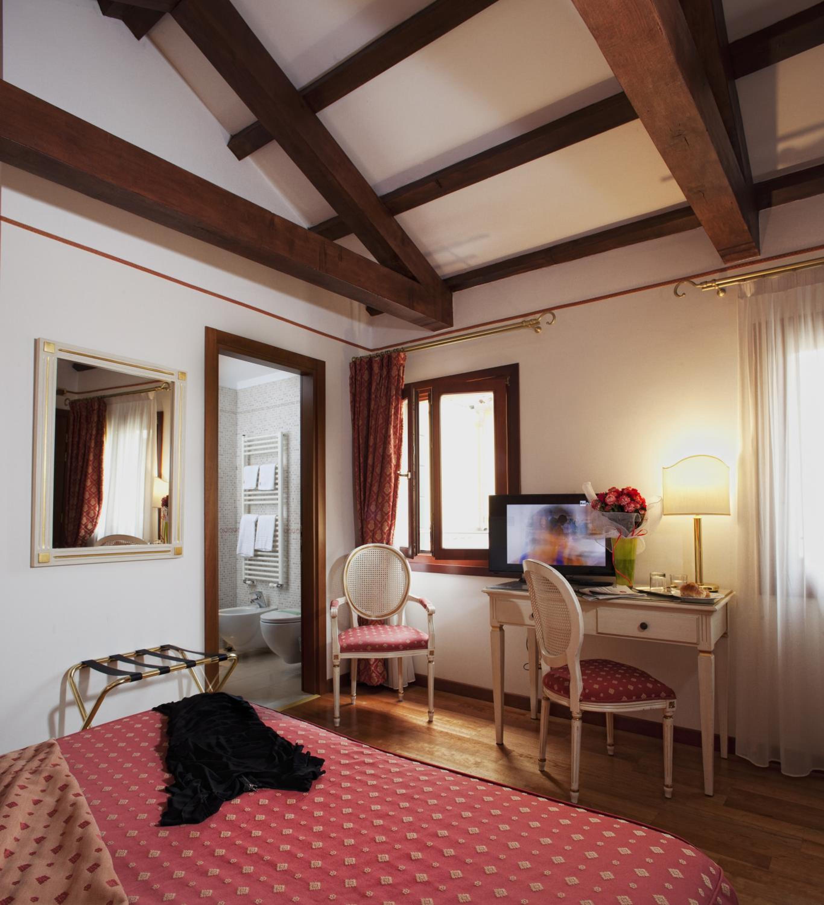 Deluxe Double Room photo 1