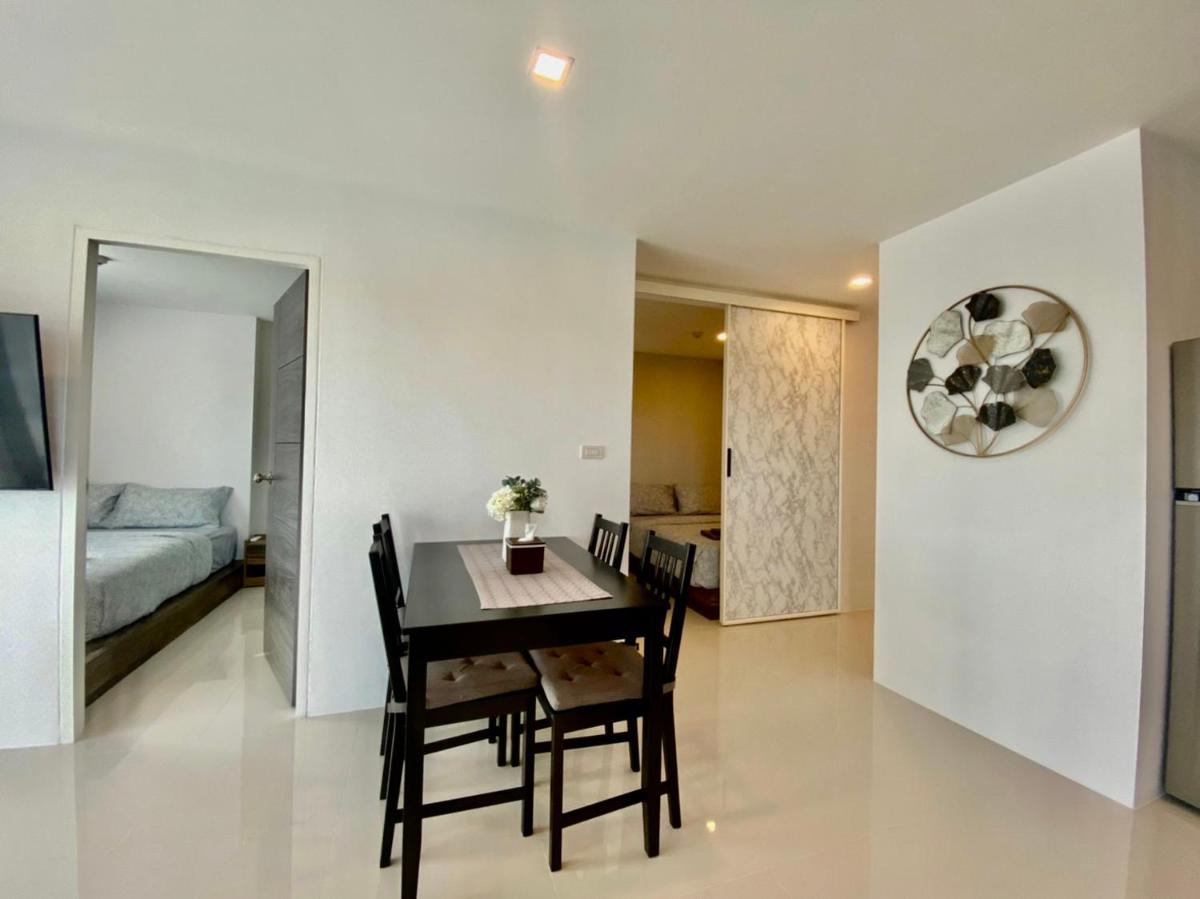 Family Room with Side Sea View - Photo 12