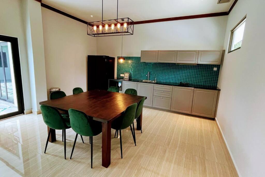 Three-Bedroom House photo 2