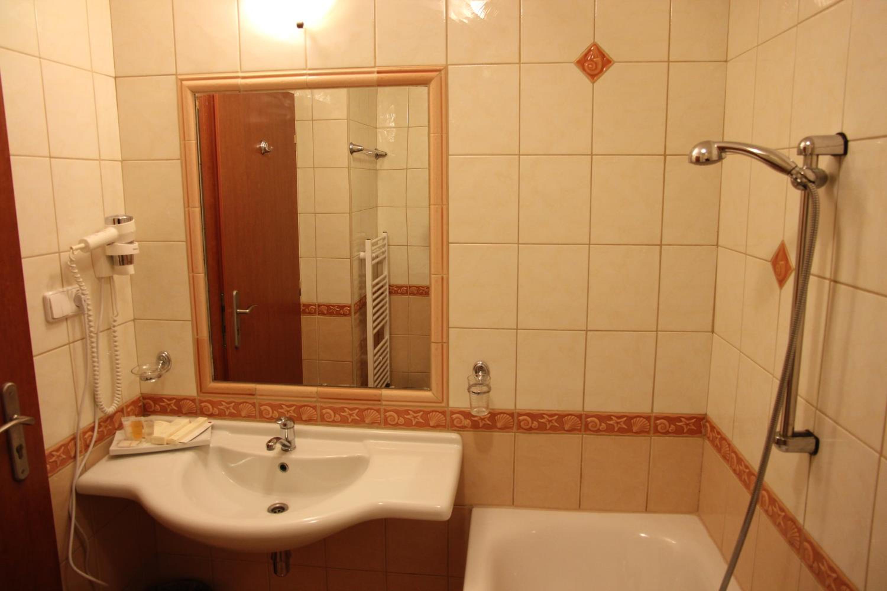 Standard Double Room photo 3