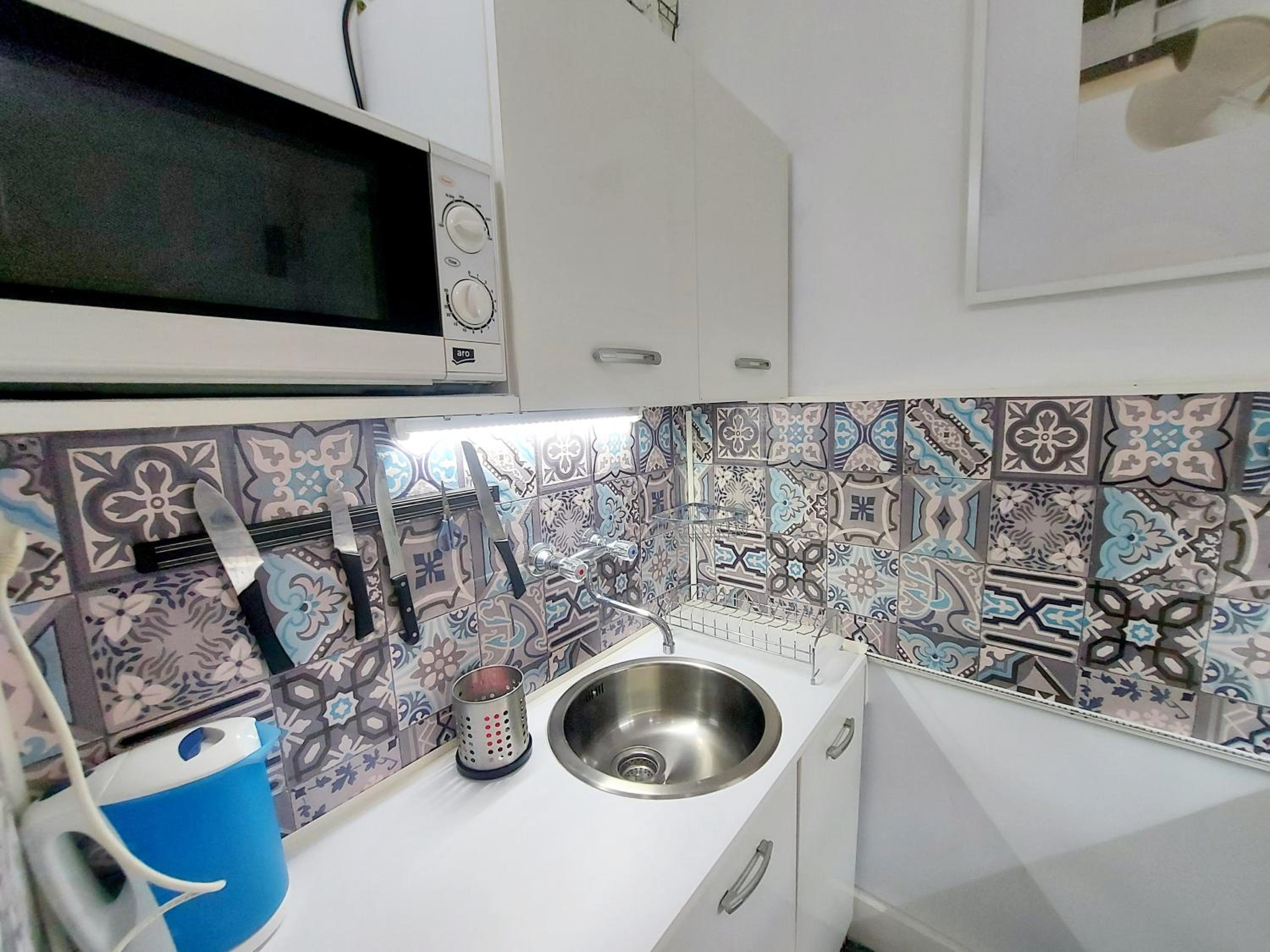 One-Bedroom Apartment - Photo 11