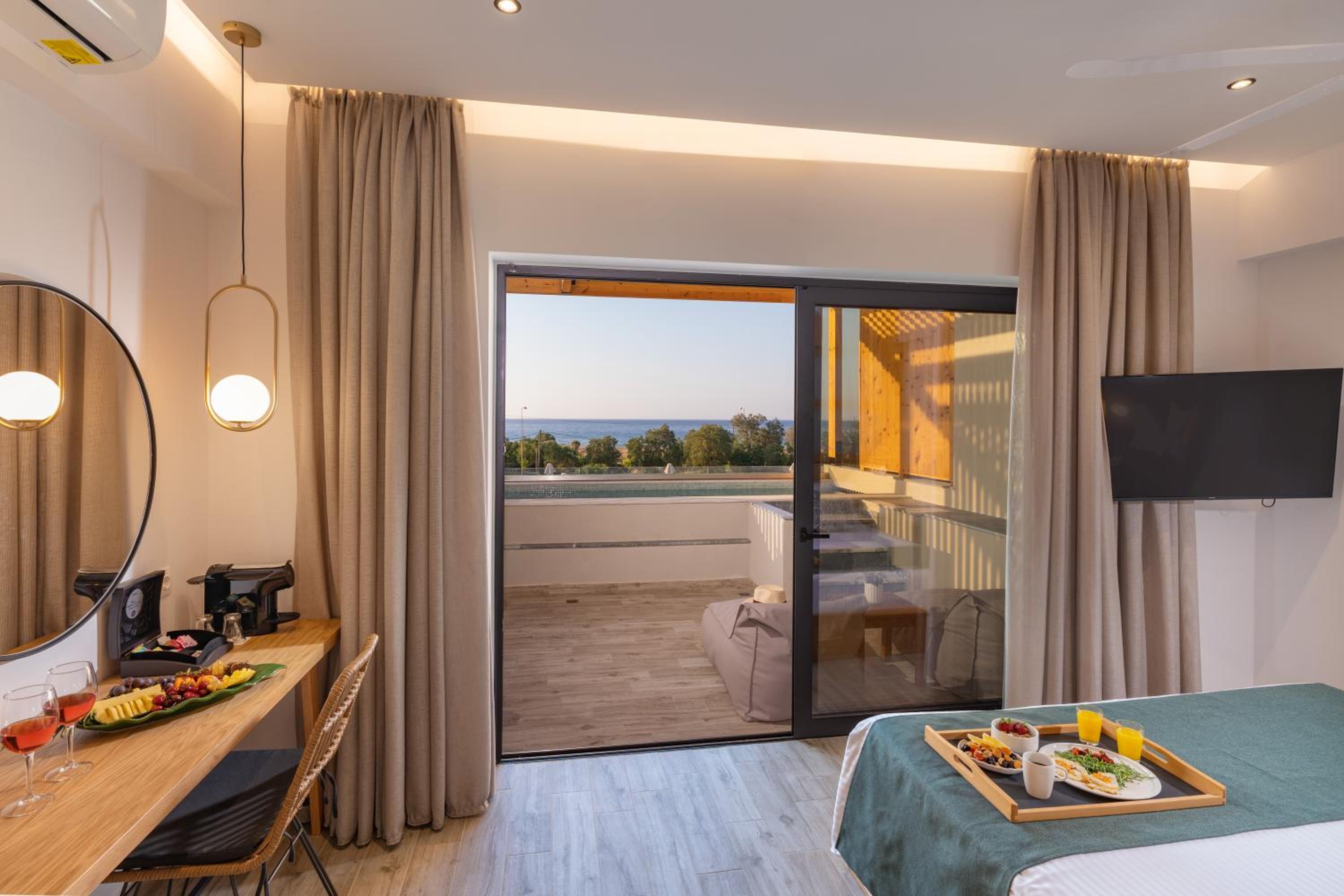Suíte de Luxo com Piscina Privativa e Vista para o Mar