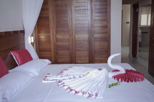 Two-Bedroom Apartment - Photo 40