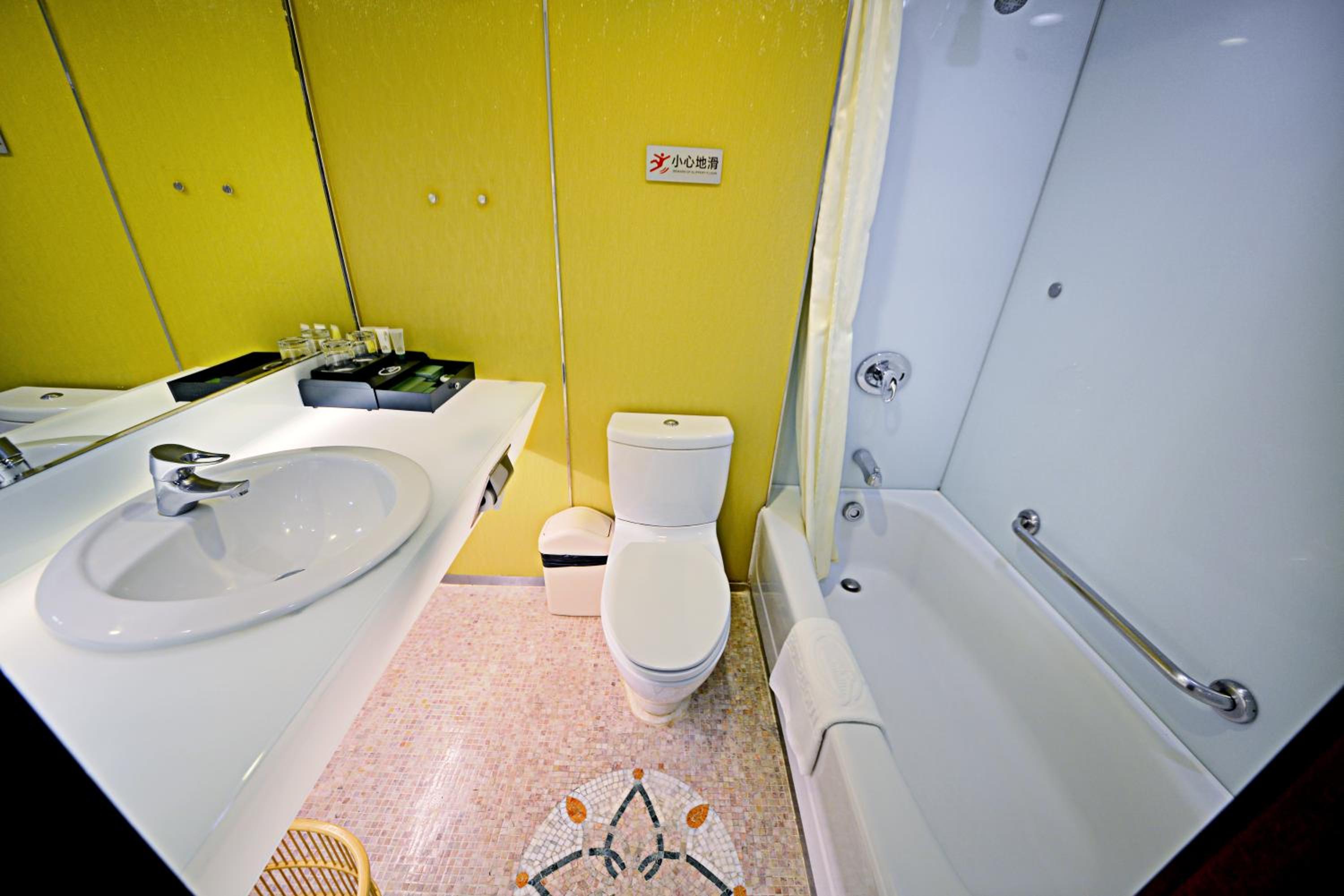 Standard Twin Room - Photo 2