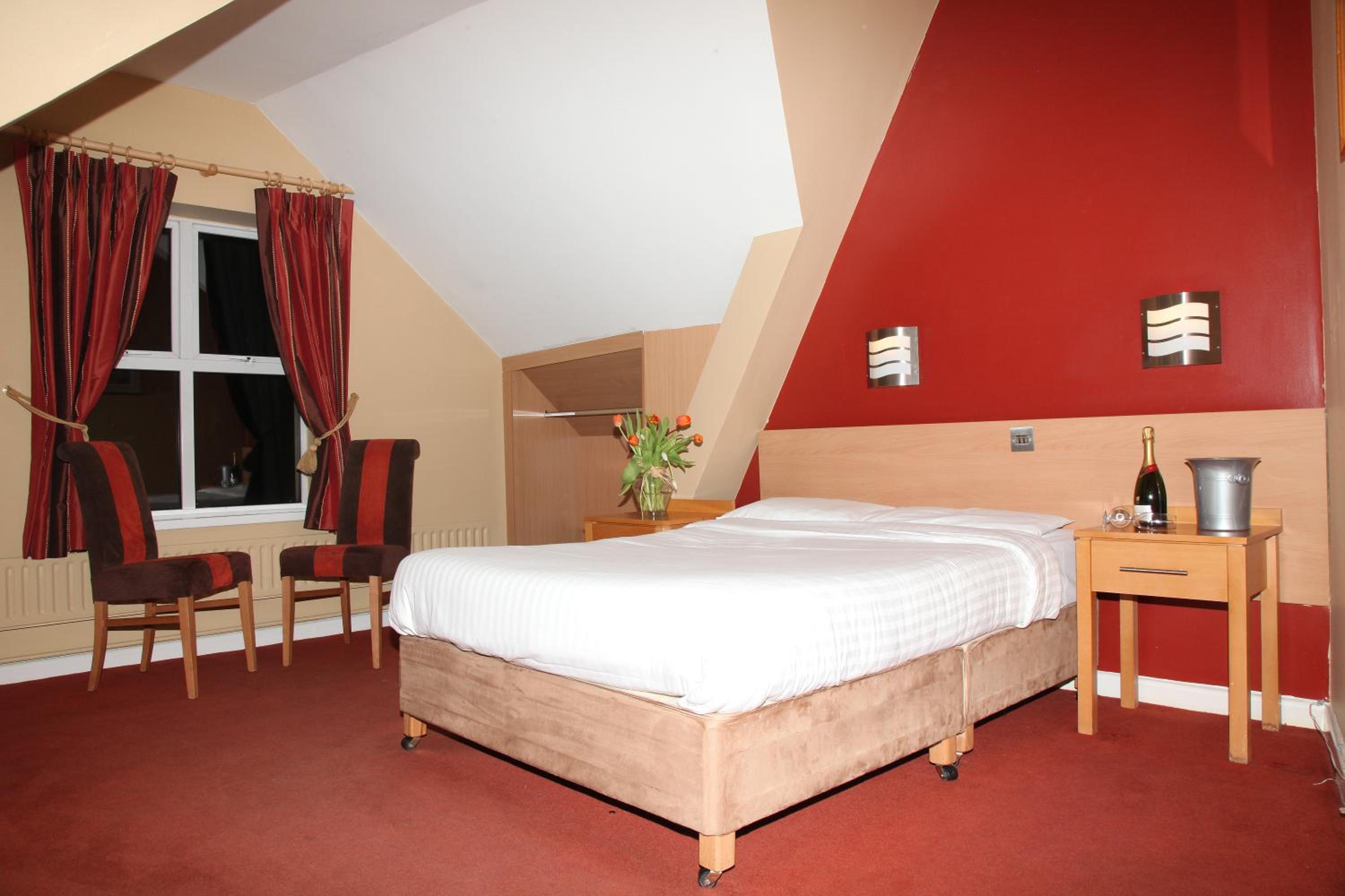Double or Twin Room photo 3