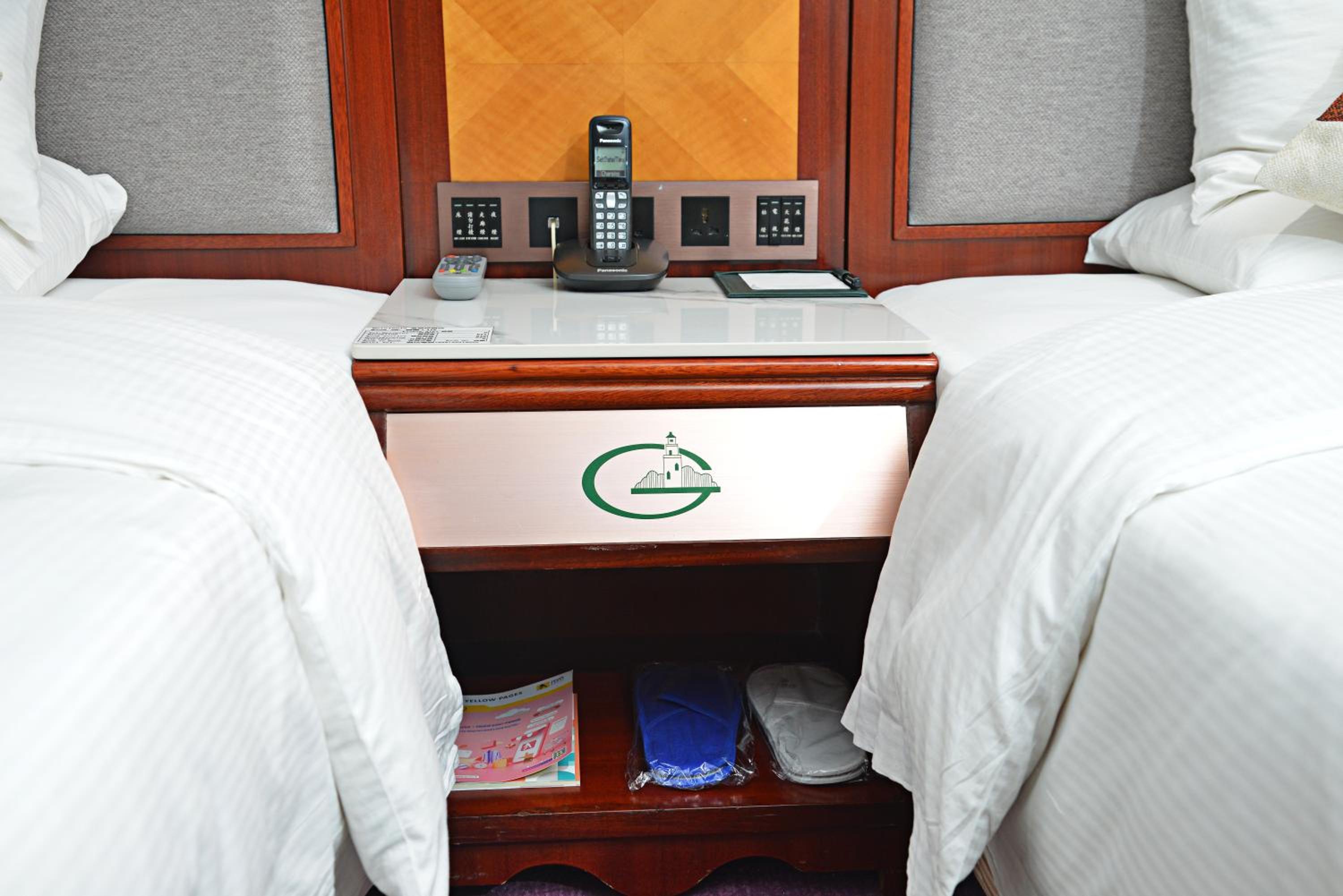 Standard Twin Room - Photo 10