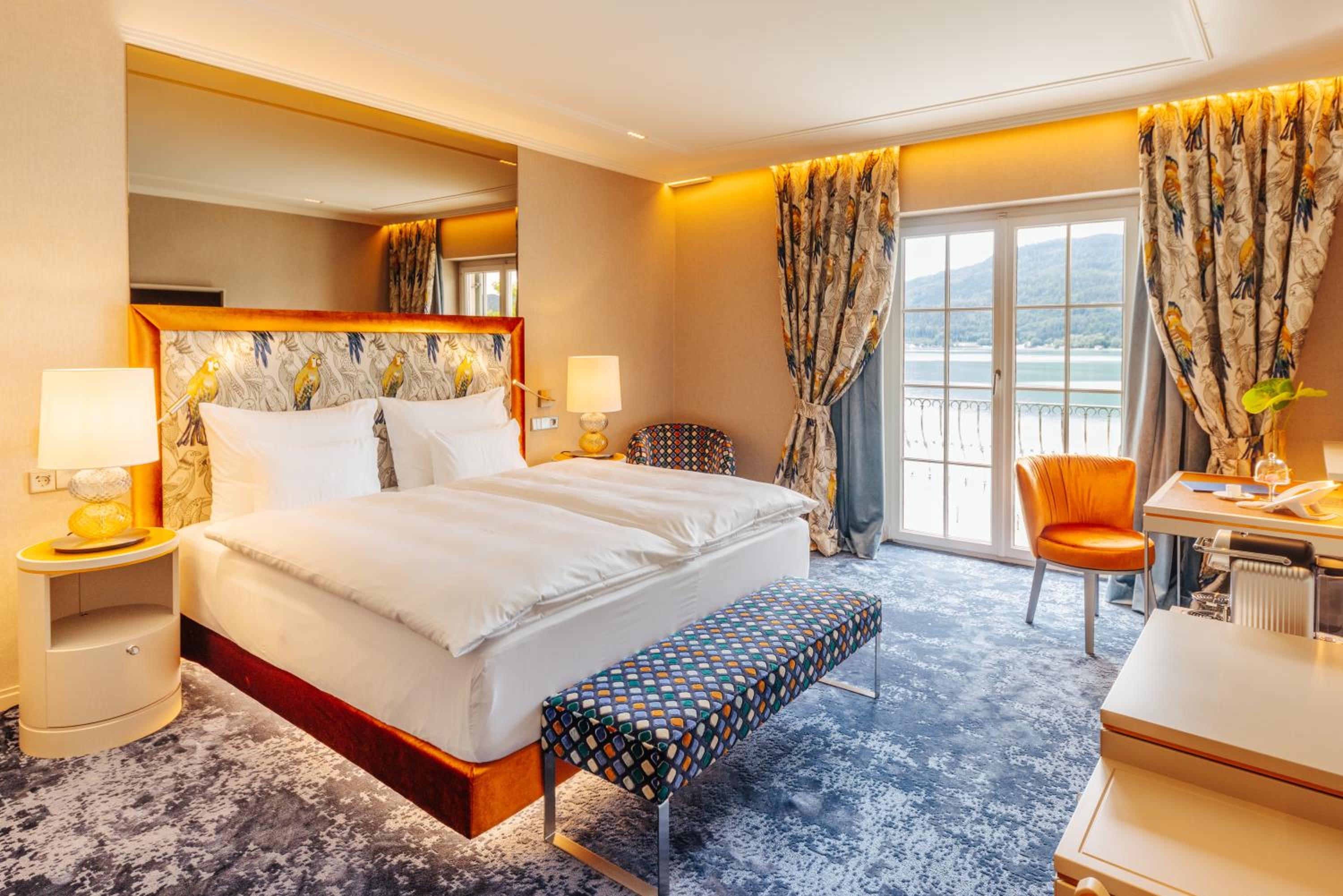 Deluxe Double Room With Balcony And Lake View photo 2