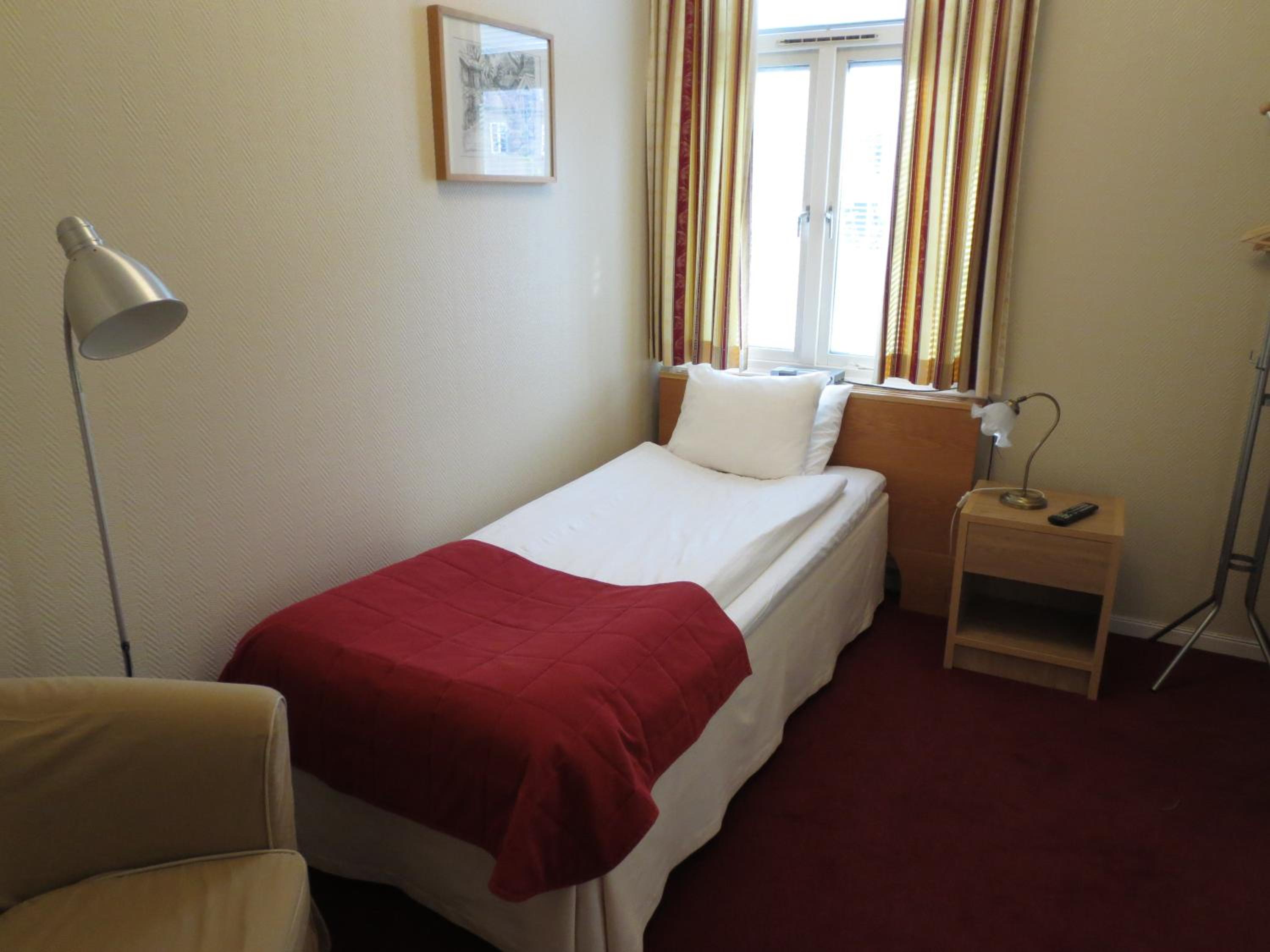 Single Room photo 3