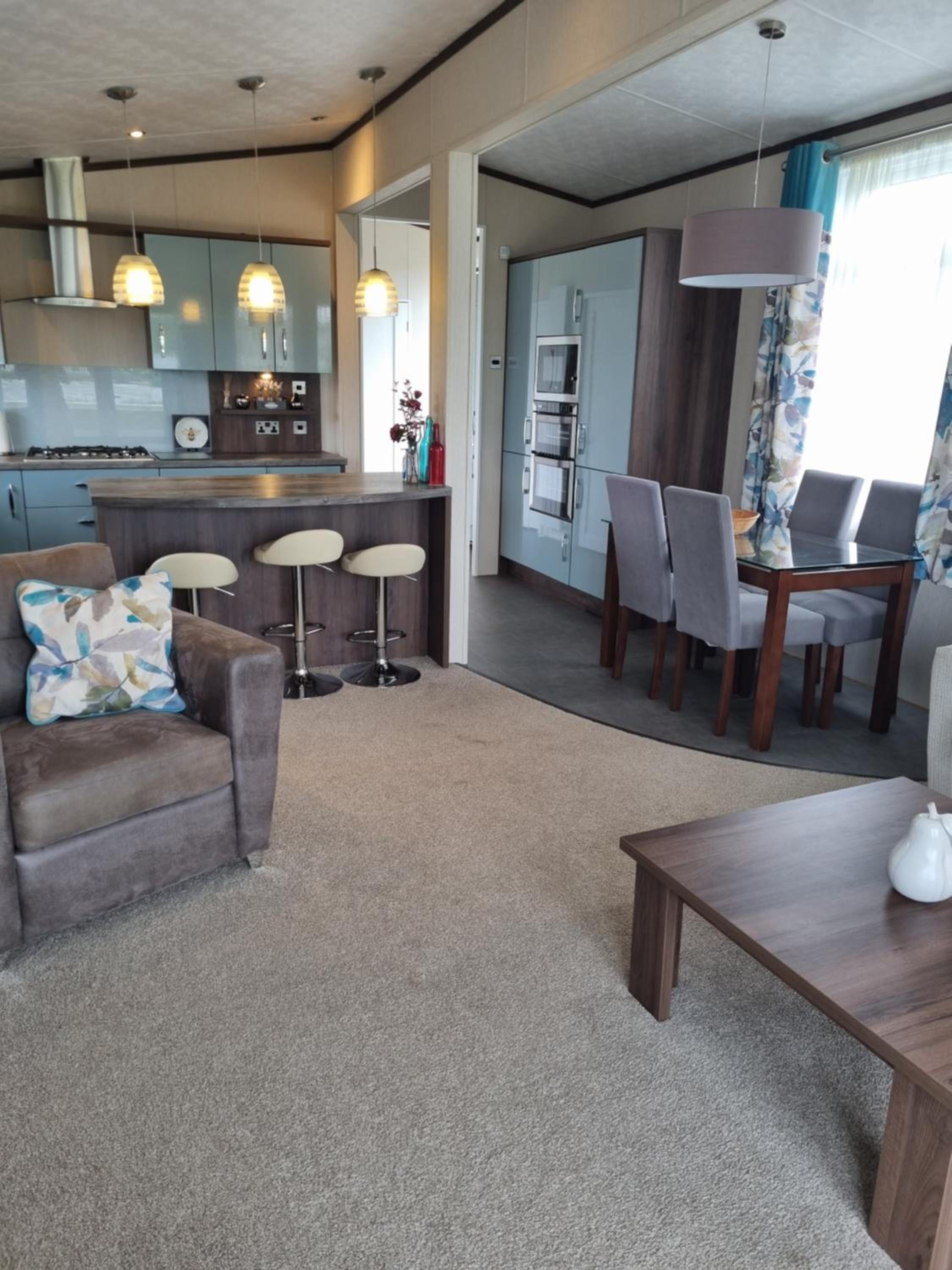 Mobile Home photo 1