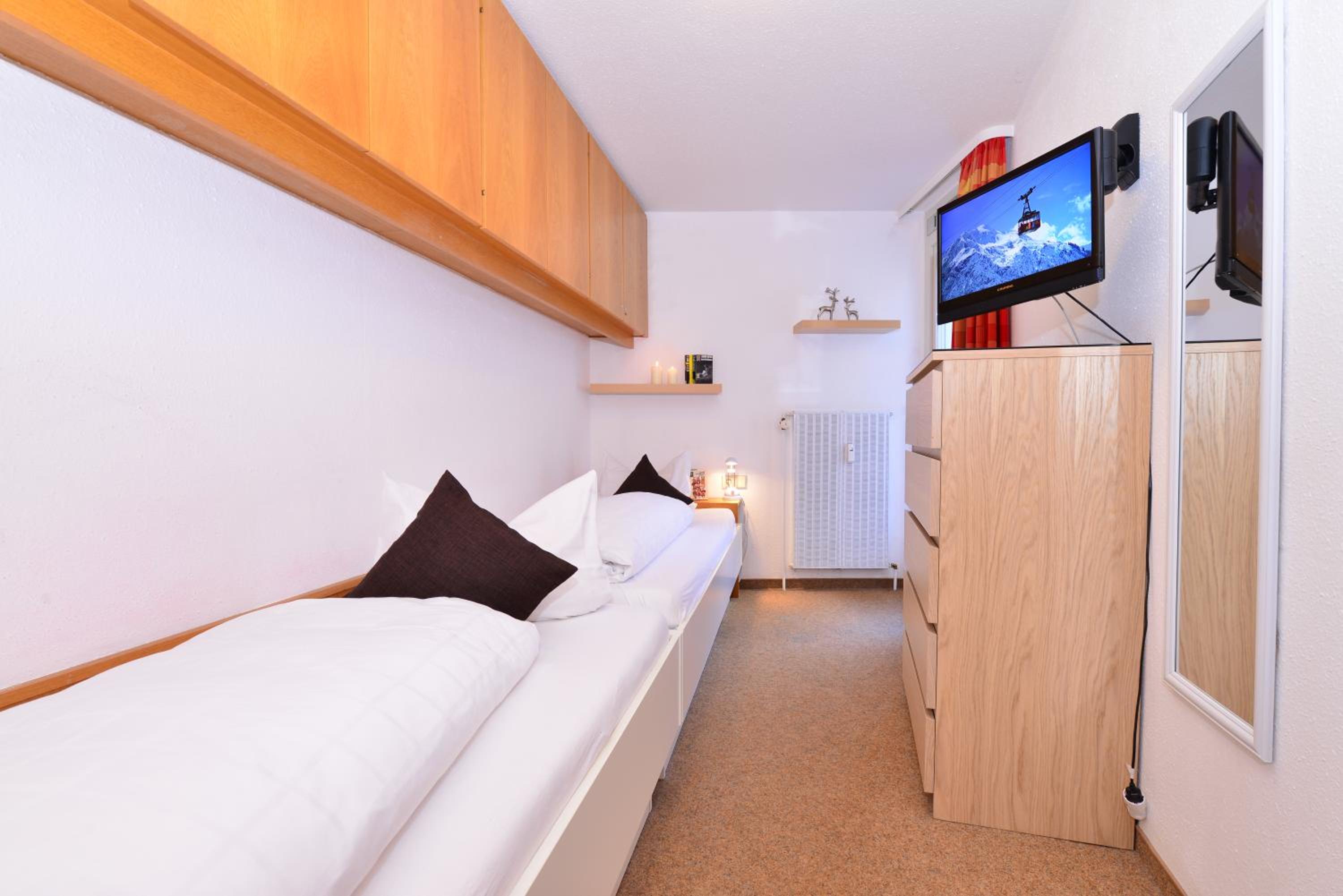 Economy Apartment with single beds max 4 adults