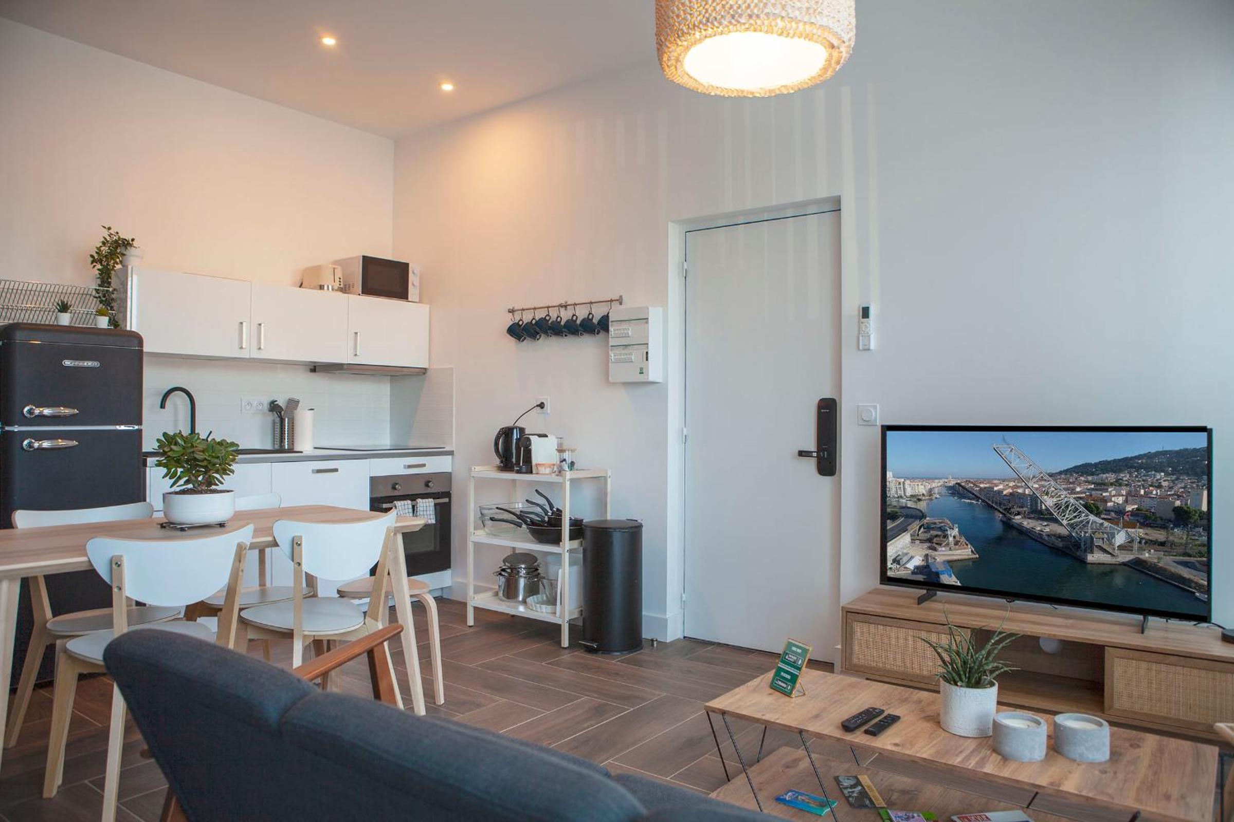 Apartment - Photo 2