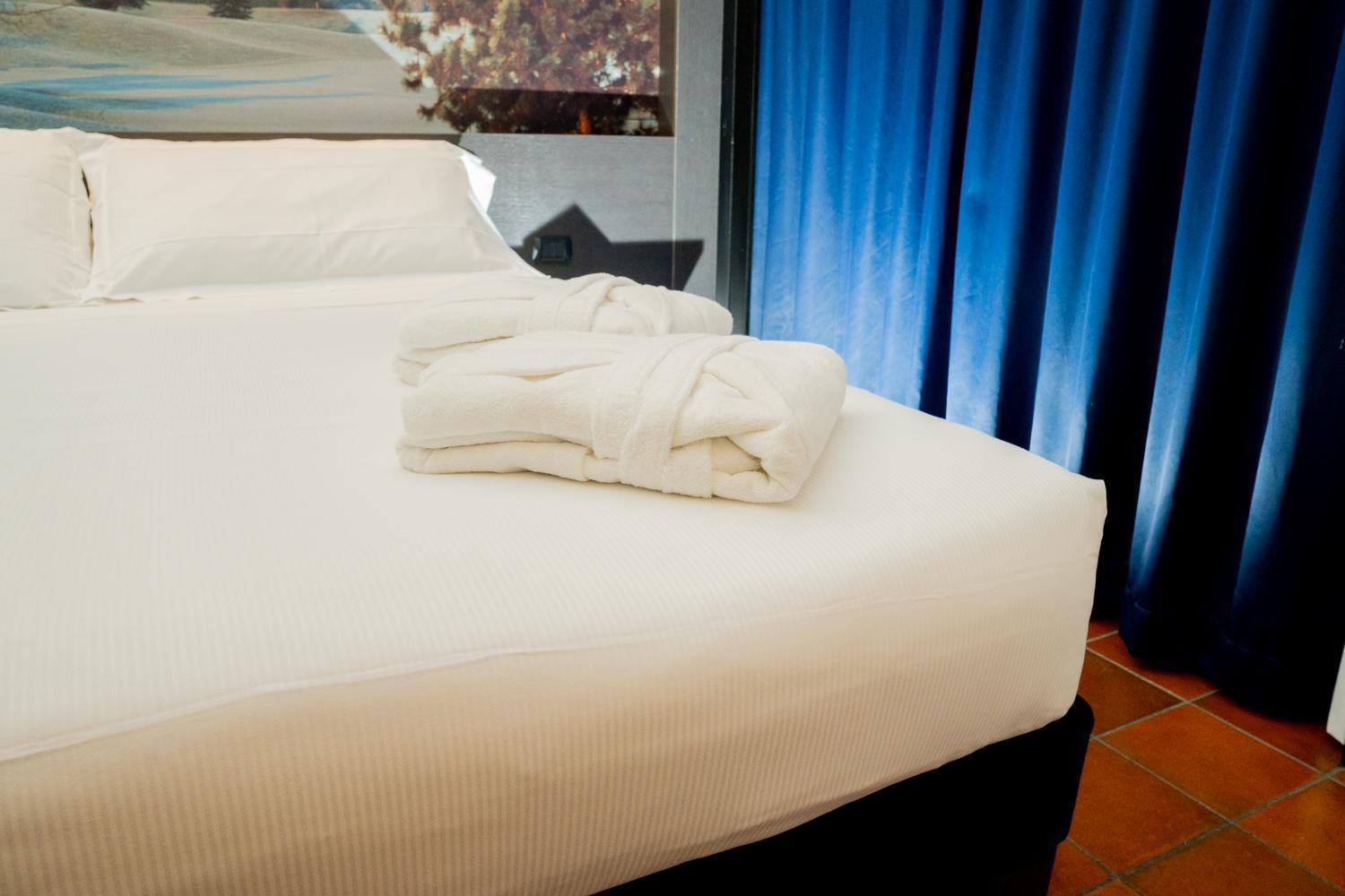 Double Room - Photo 6