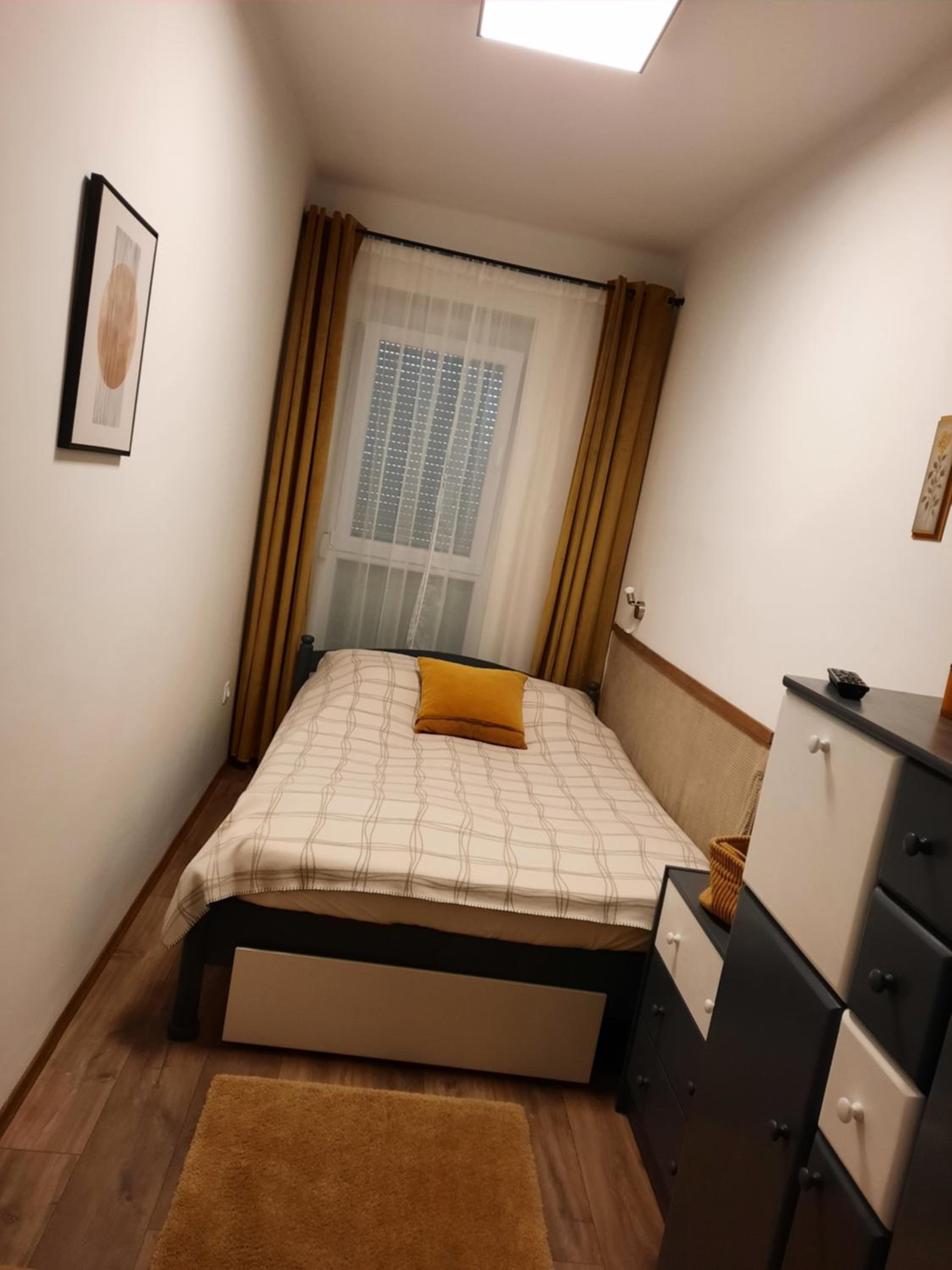 One-Bedroom Apartment - Photo 10