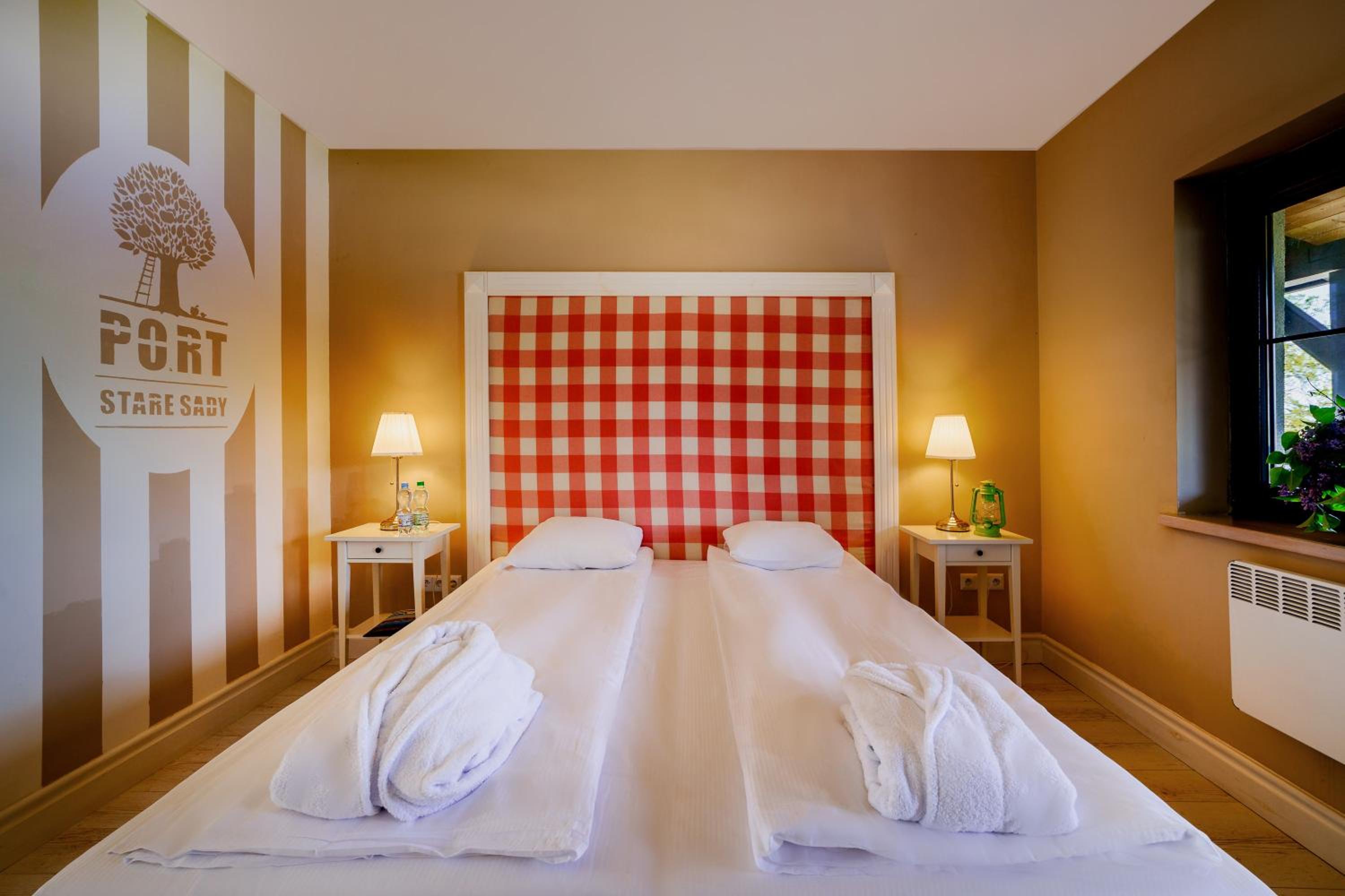 King Room with Lake View - Photo 12