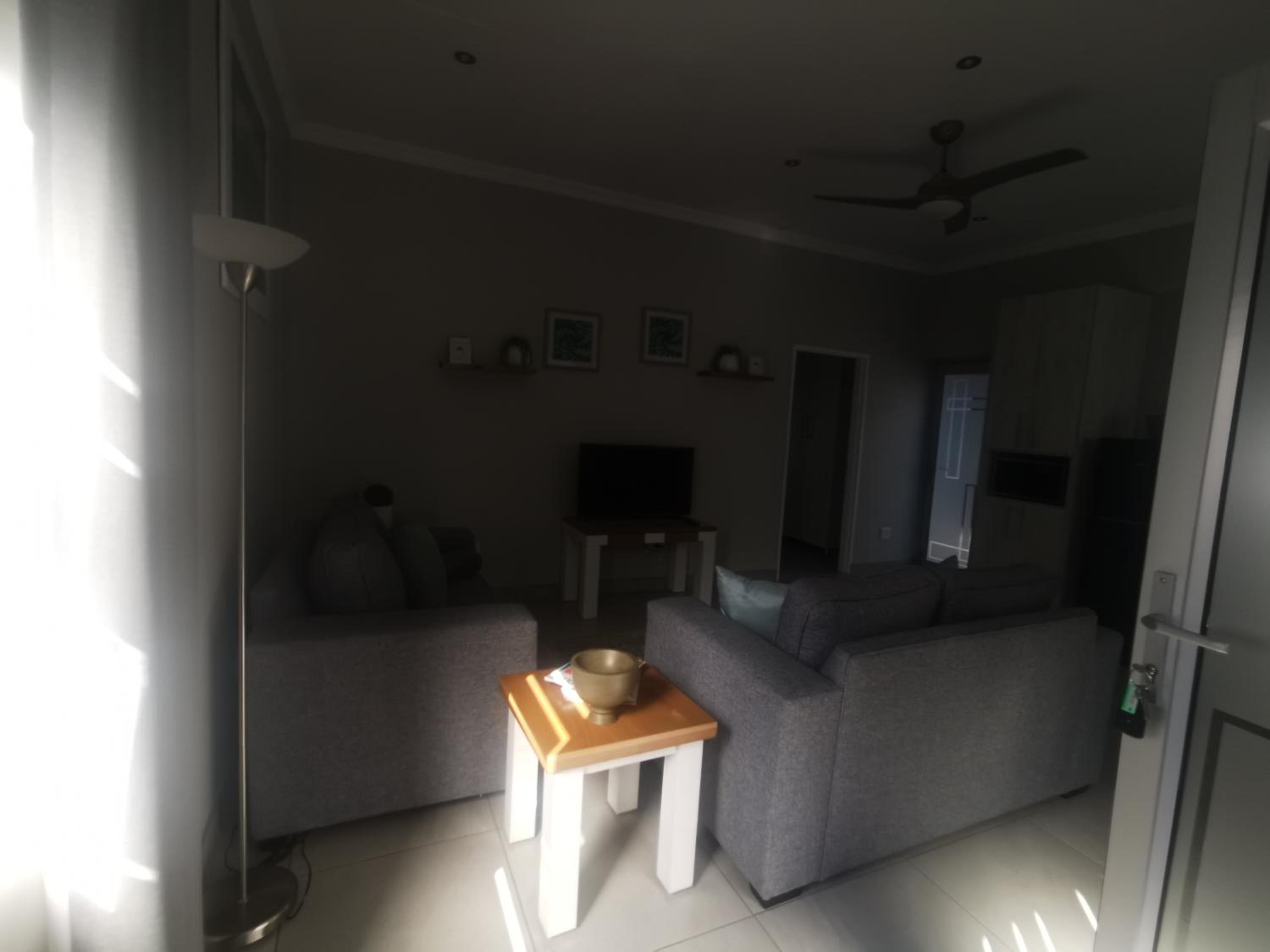 Double Room with Private Bathroom - Photo 6