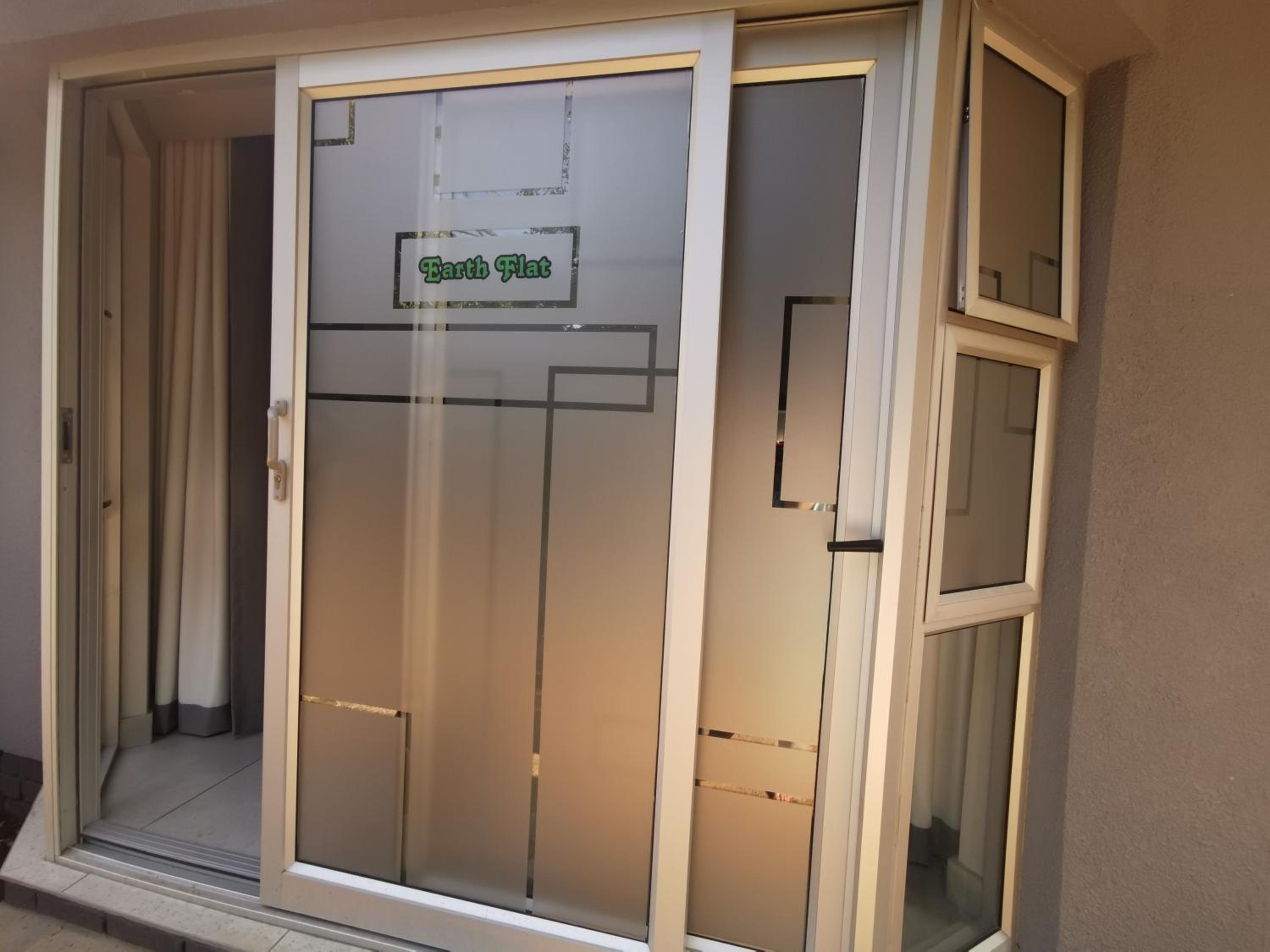 Double Room with Private Bathroom - Photo 9