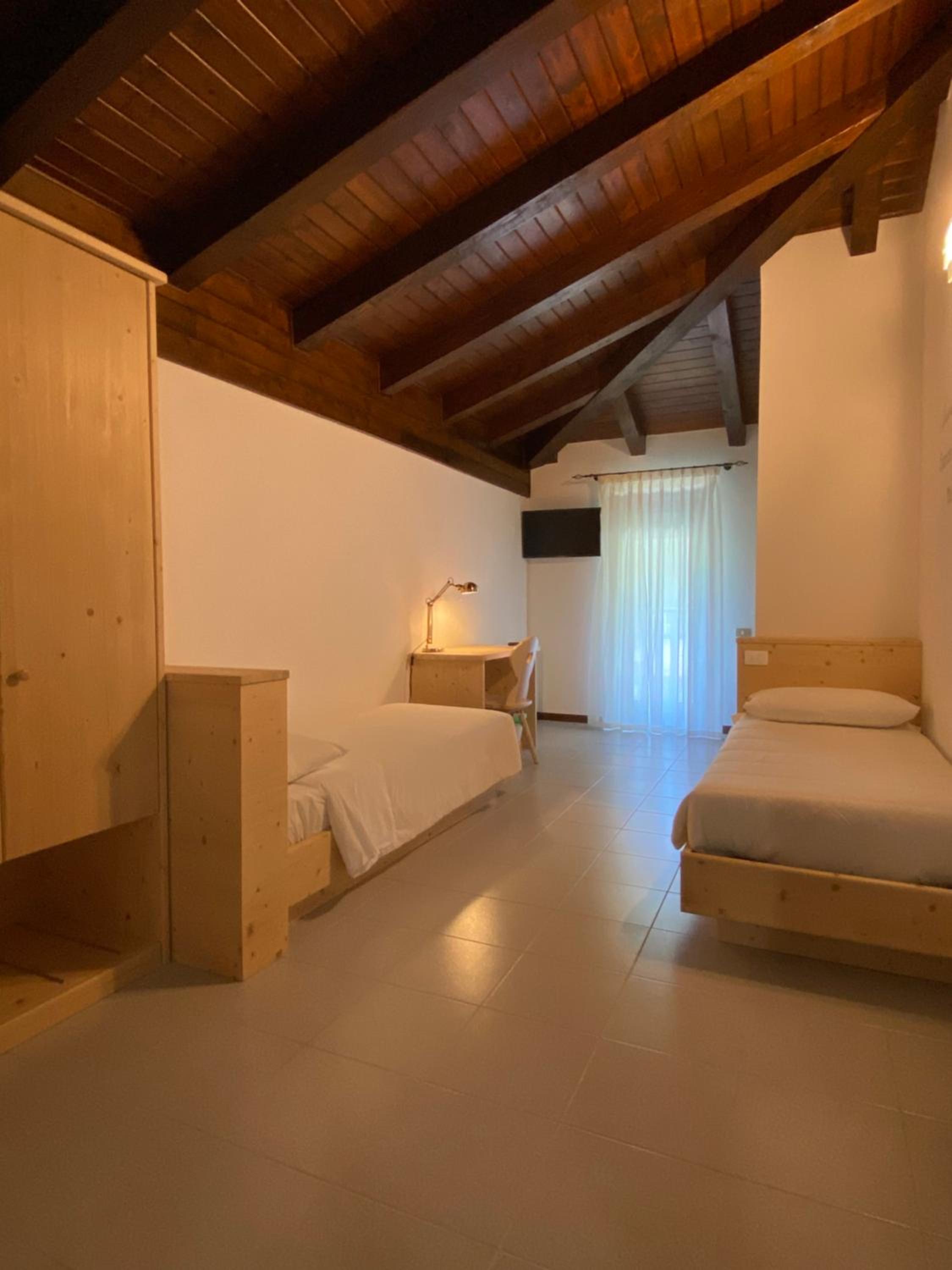 Large Twin Room photo 1