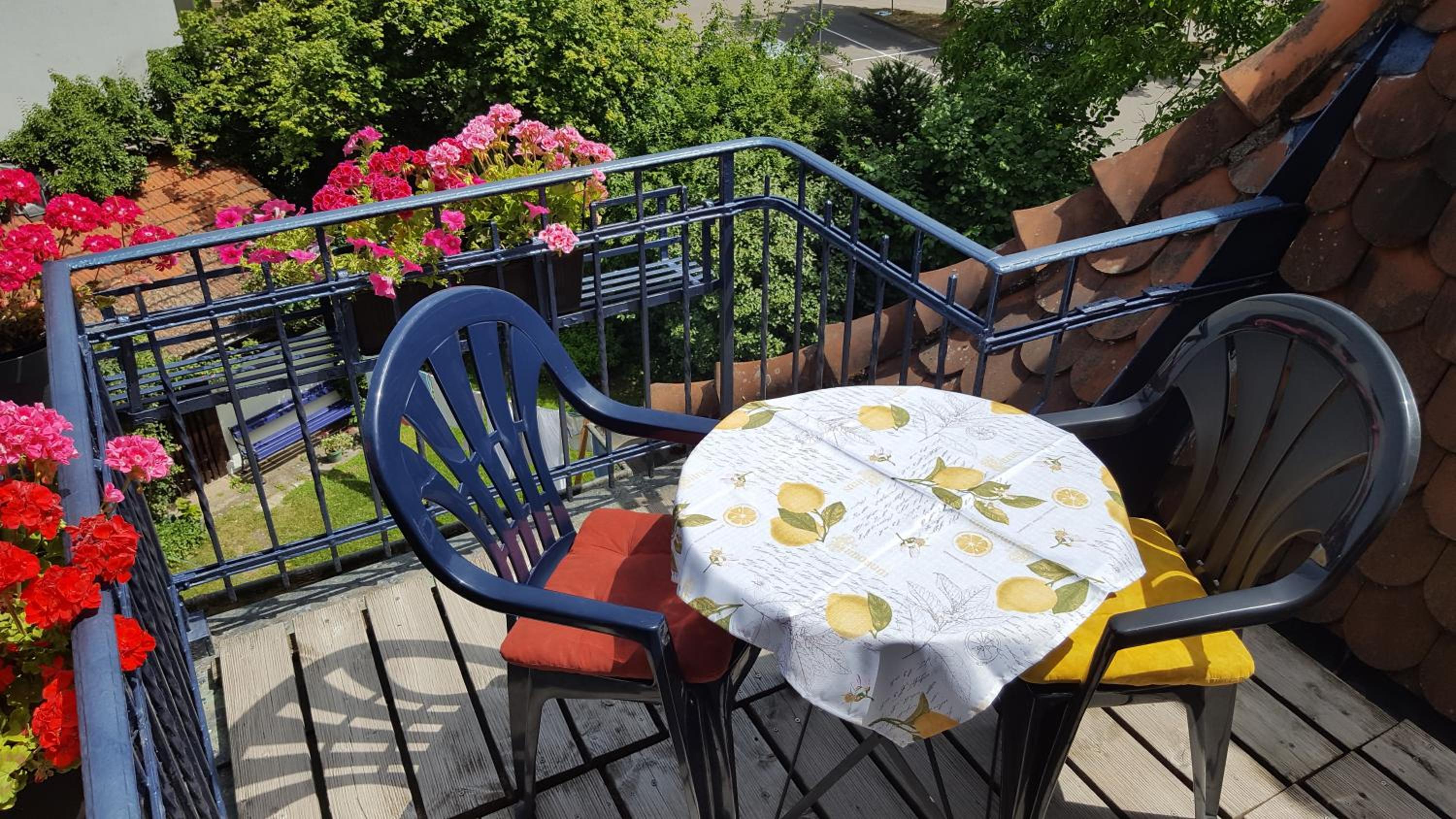 Apartment with Balcony - Photo 36