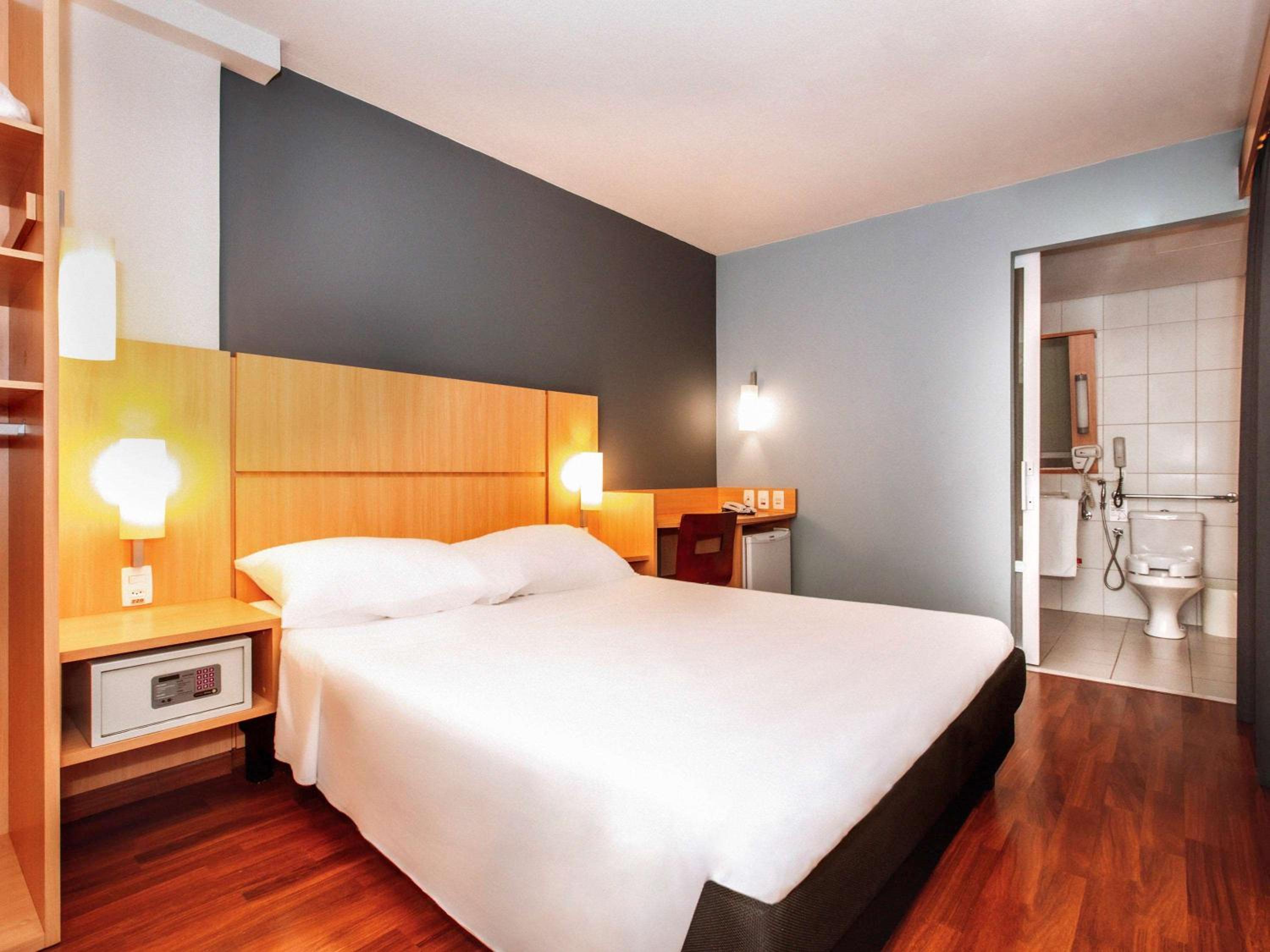 Standard Double Room - Disability Access photo 1
