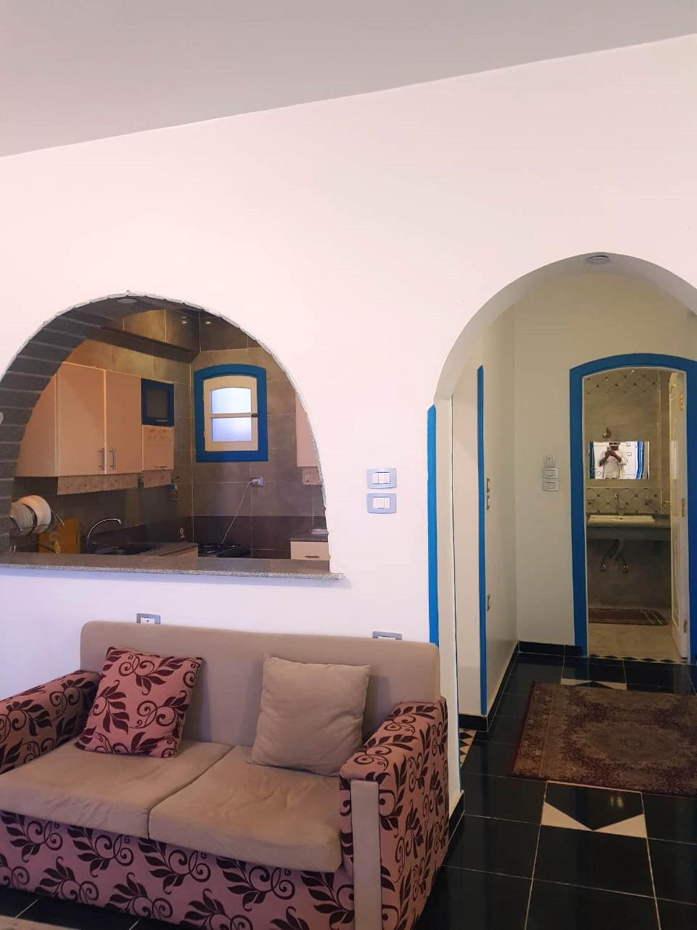 One-Bedroom Apartment - Photo 4