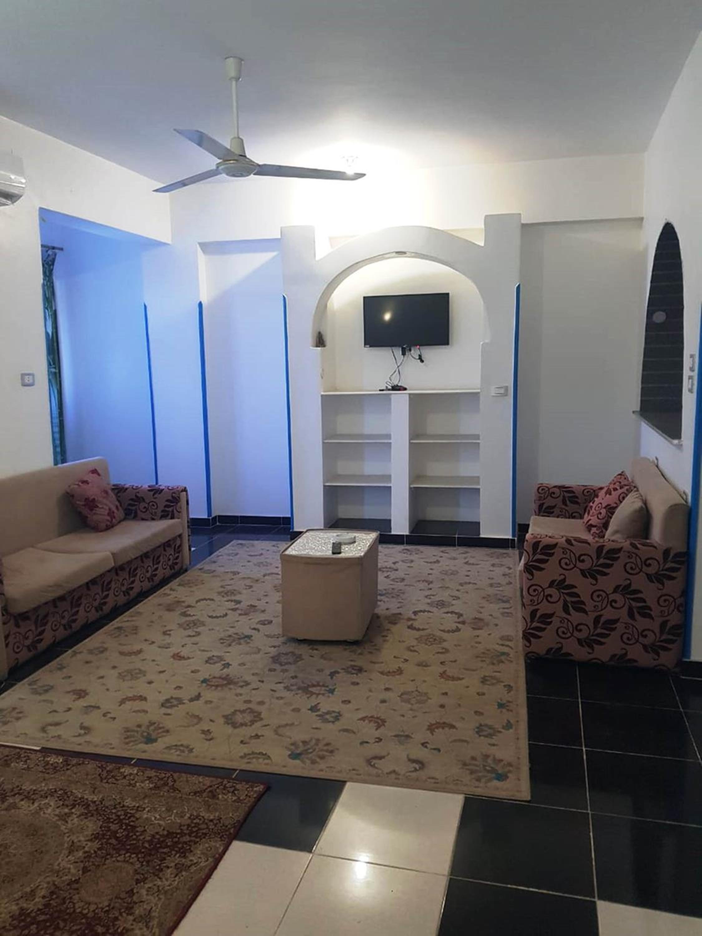 One-Bedroom Apartment - Photo 8