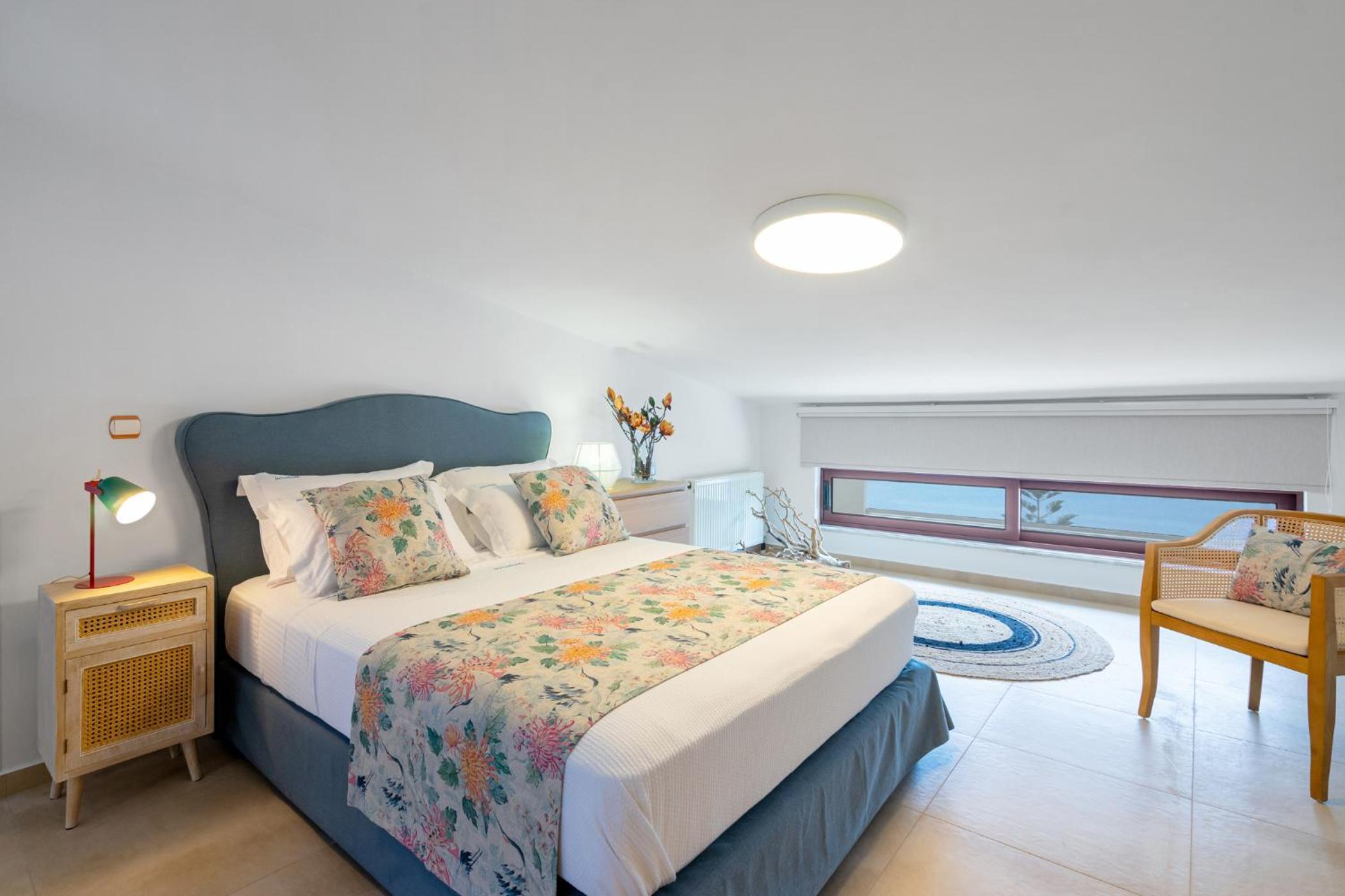 Three-Bedroom House - Photo 4