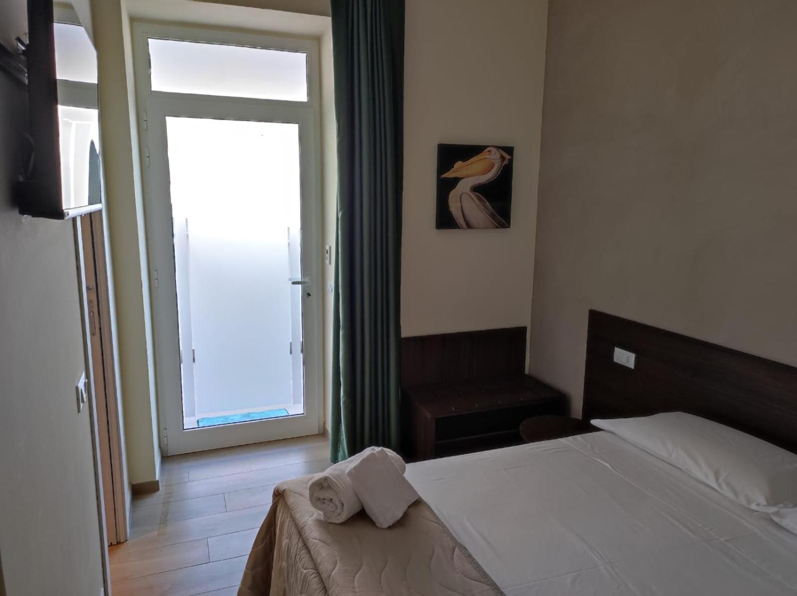 Double Room with Private Bathroom - Photo 1