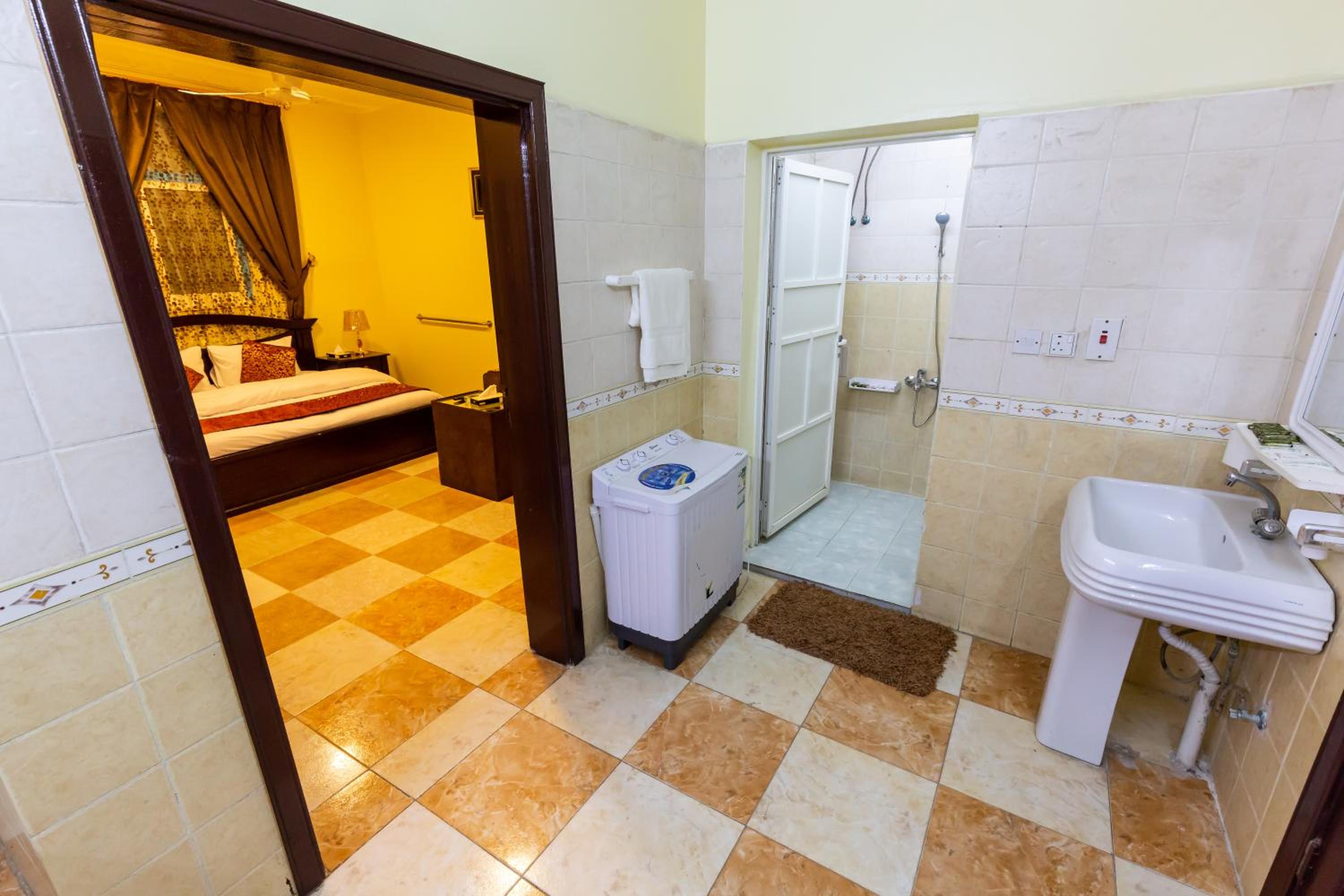 Double Room with Private Bathroom photo 2