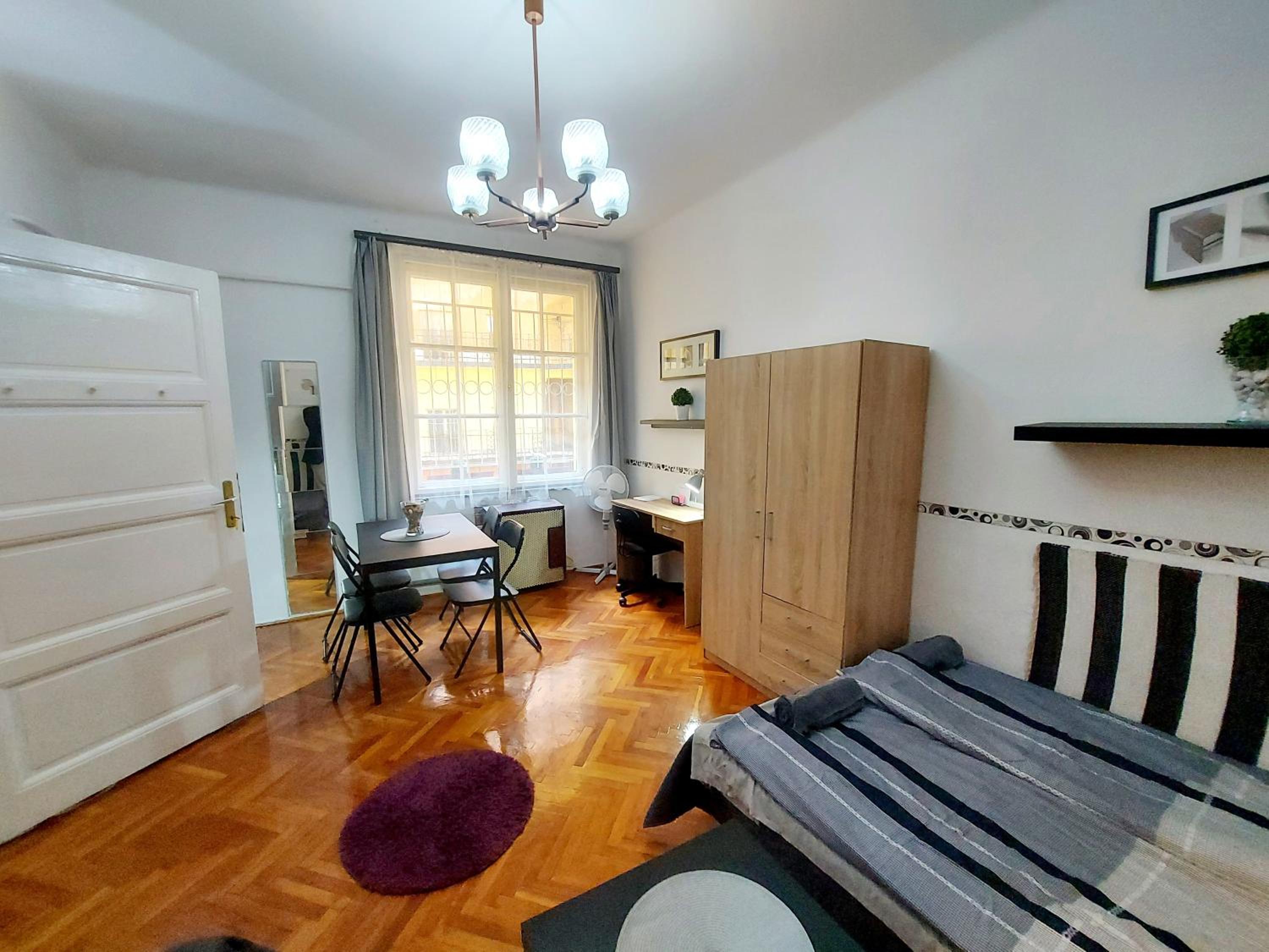 One-Bedroom Apartment - Photo 17