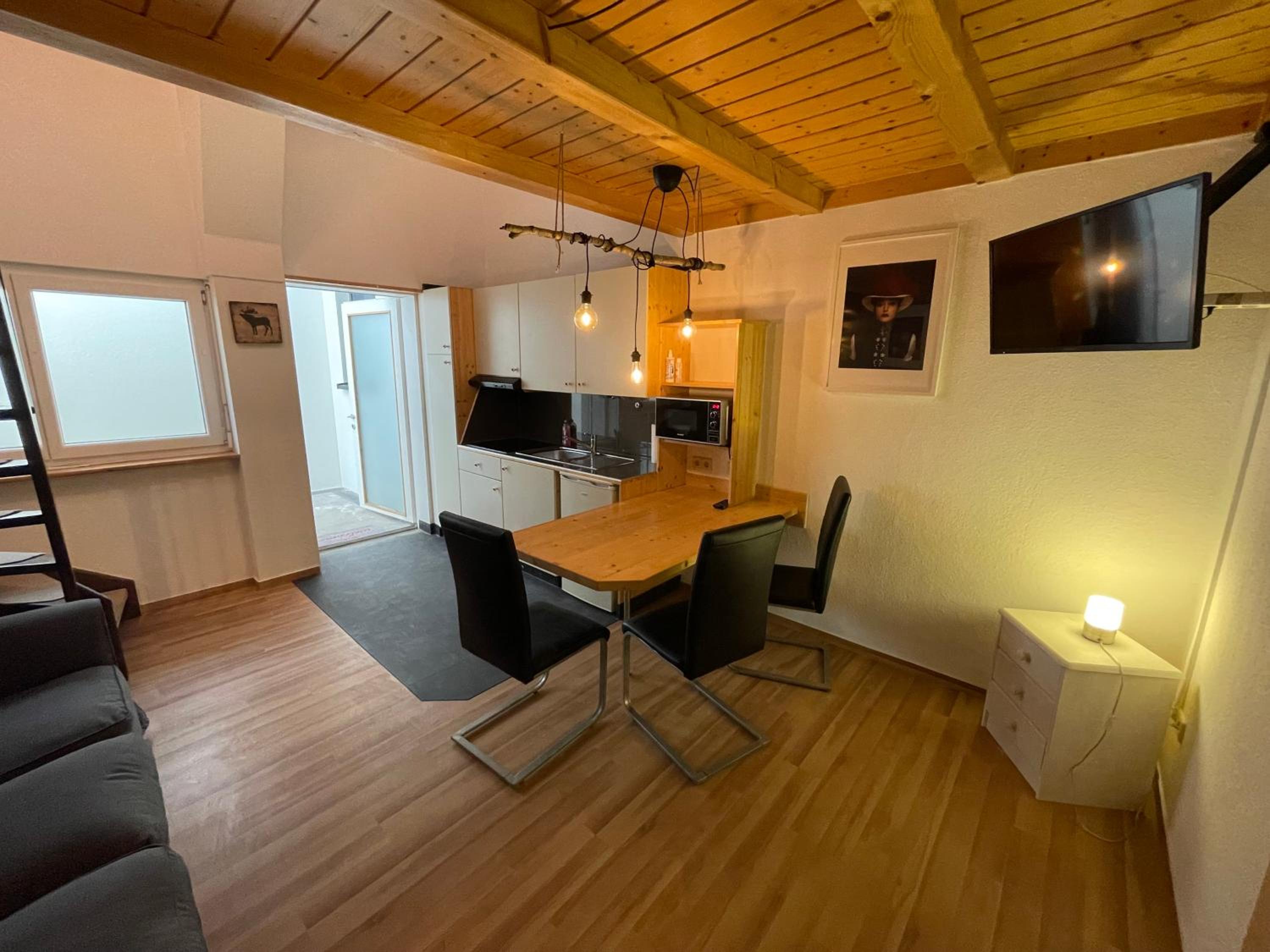 One-Bedroom Apartment - Photo 9