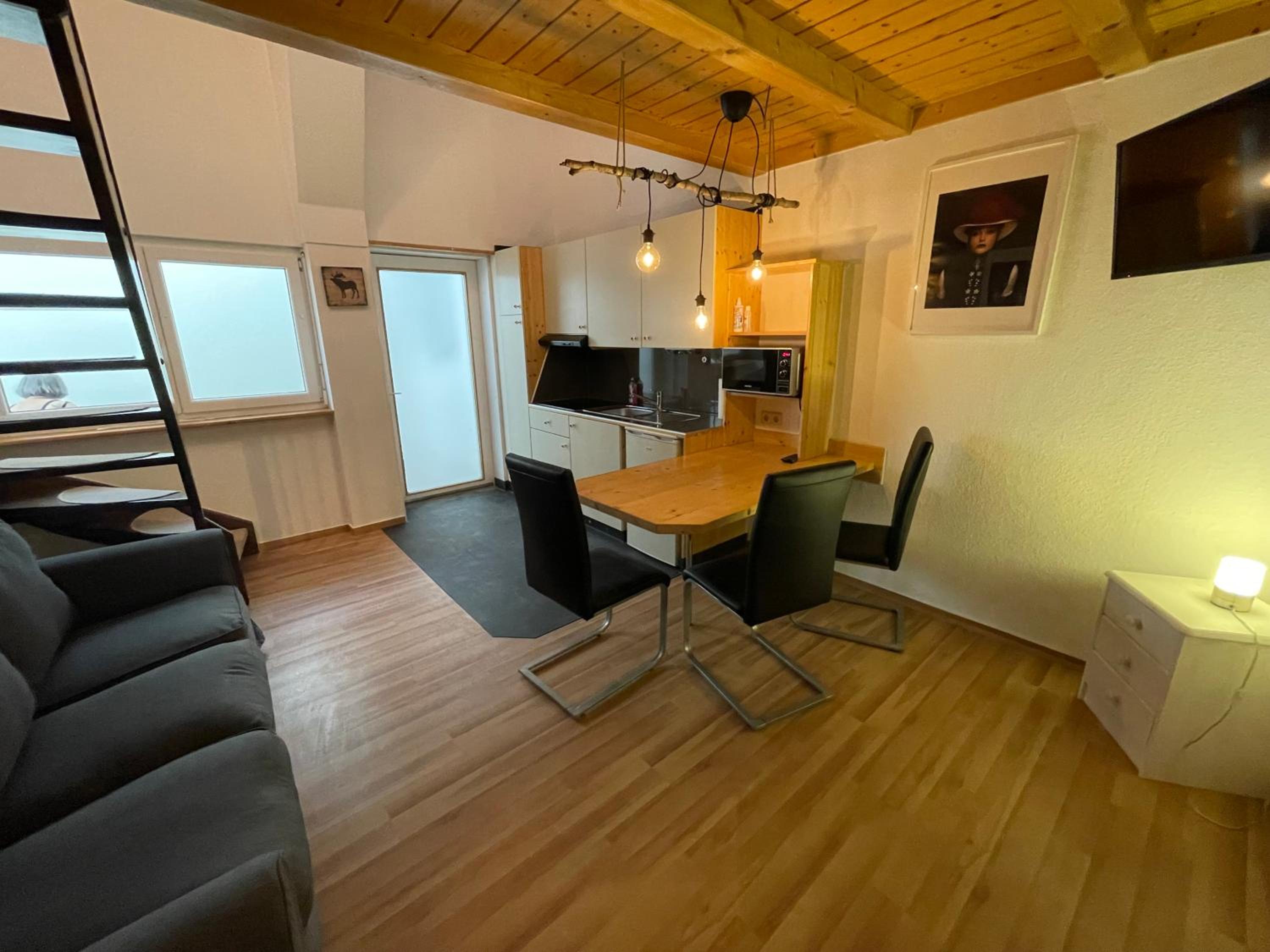 One-Bedroom Apartment - Photo 7