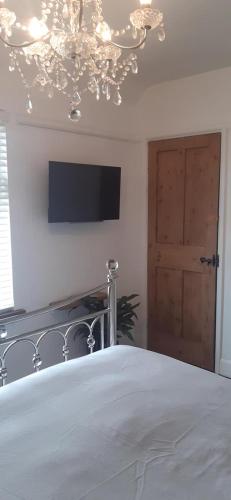 Double Room with Shared Bathroom photo 3