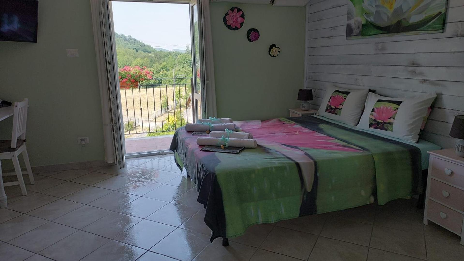 Double or Twin Room with Private Bathroom - Photo 4