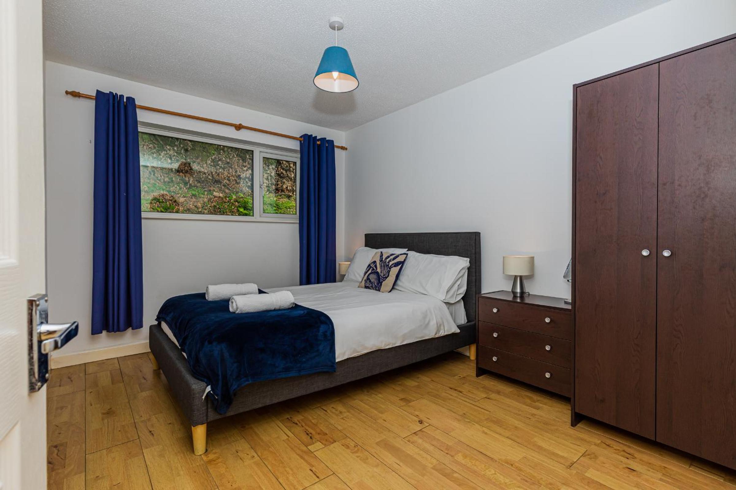 Three-Bedroom Bungalow - Photo 7