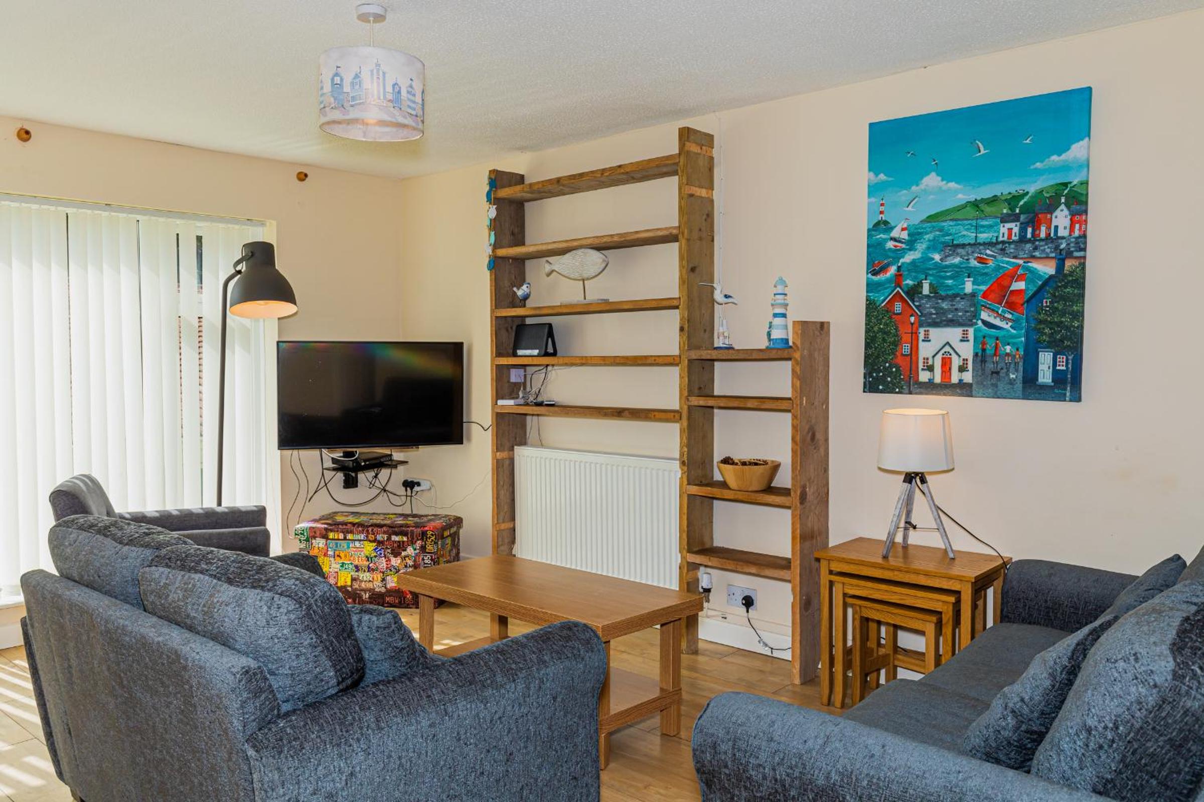 Three-Bedroom Bungalow - Photo 5