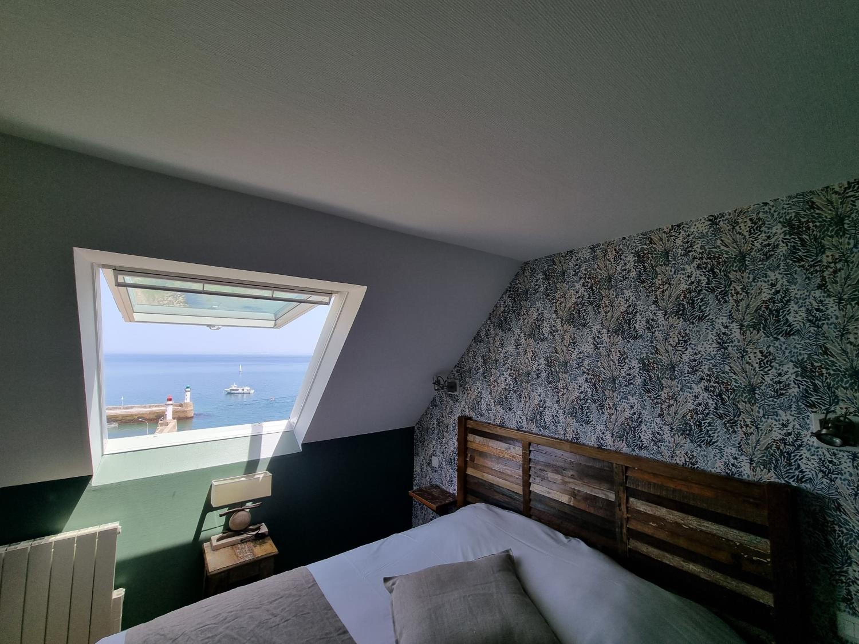 Family Room with Sea View photo 3