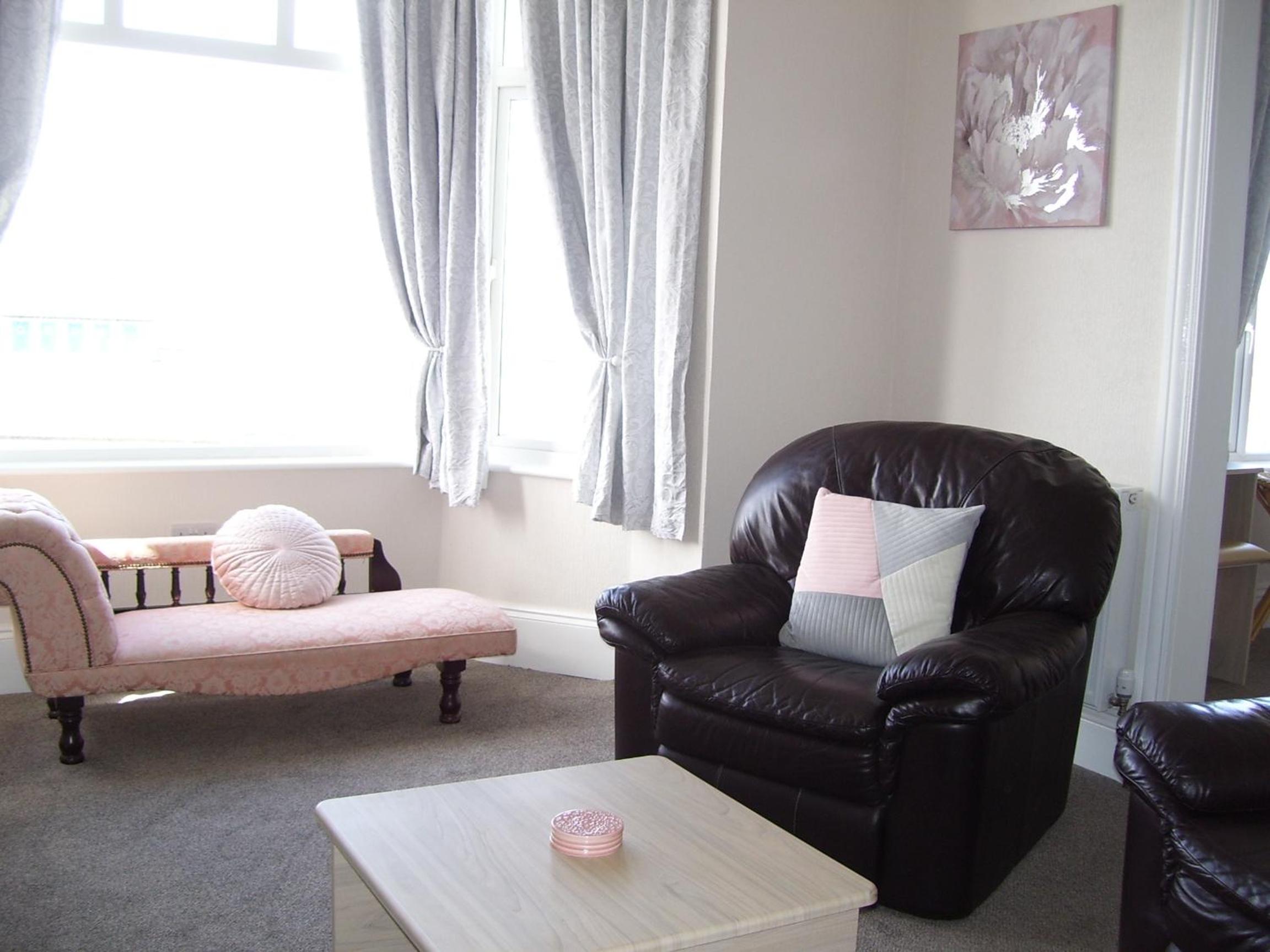 Deluxe Suite with Sea View photo 3