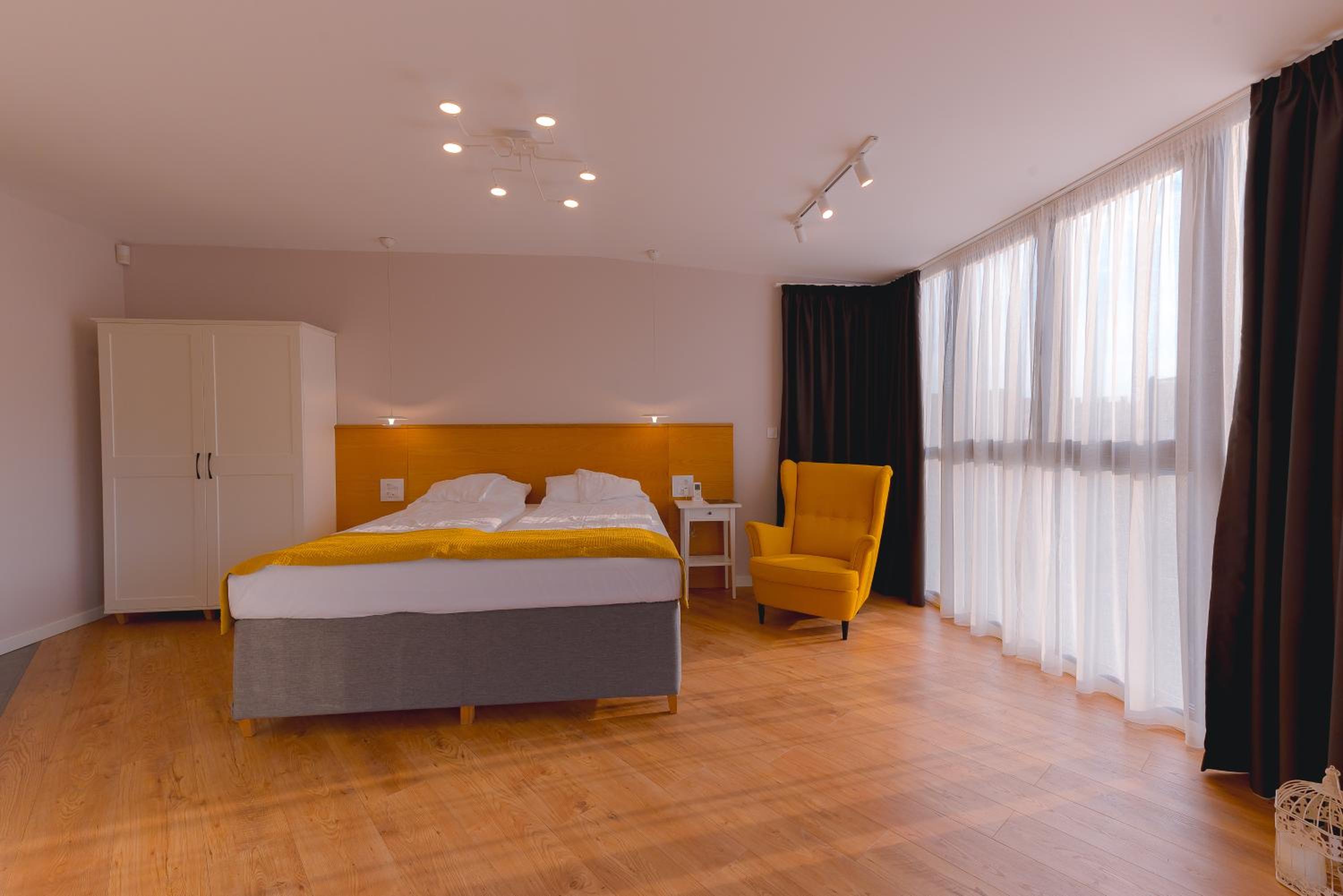 Studio Apartment photo 3