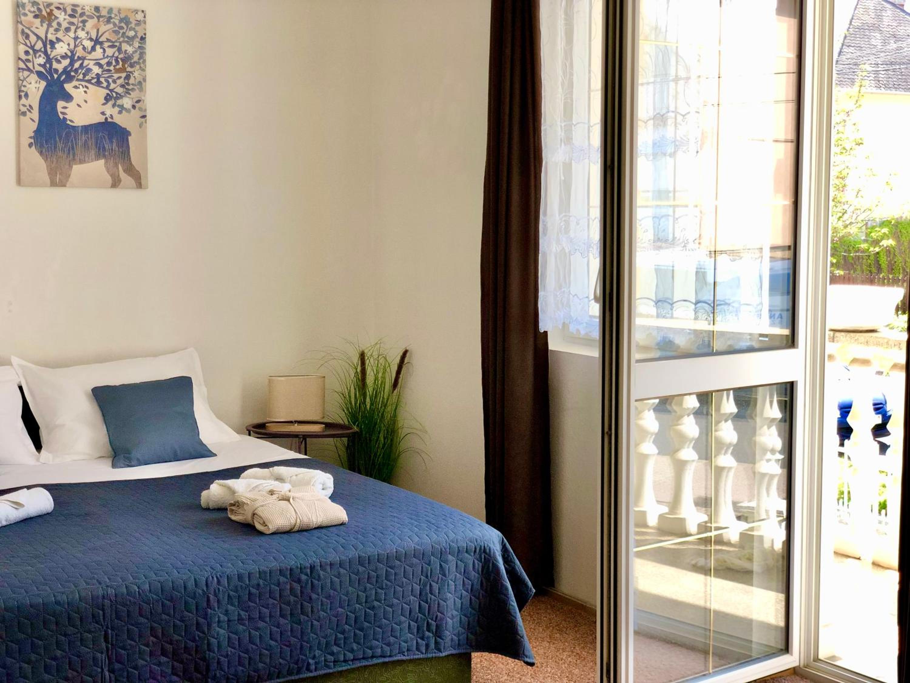 Apartment with Balcony photo 2