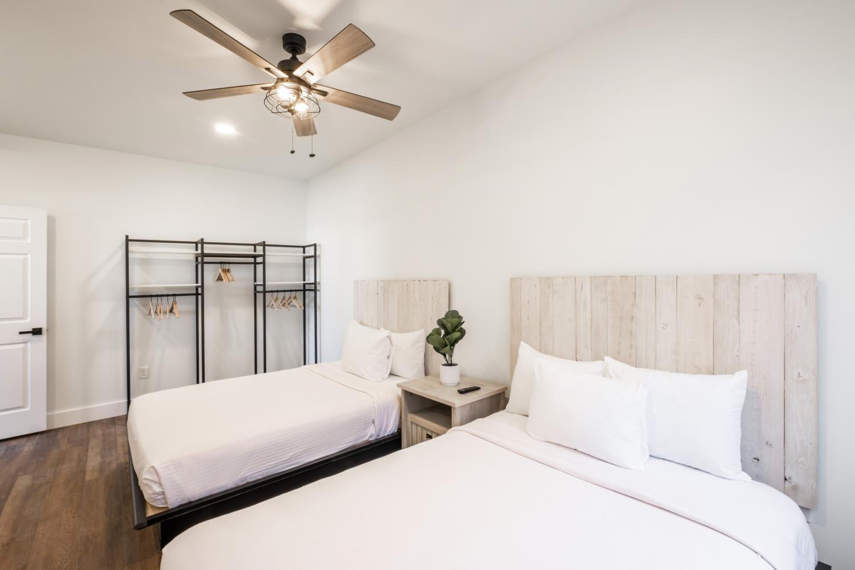 Three-Bedroom Apartment - Photo 8