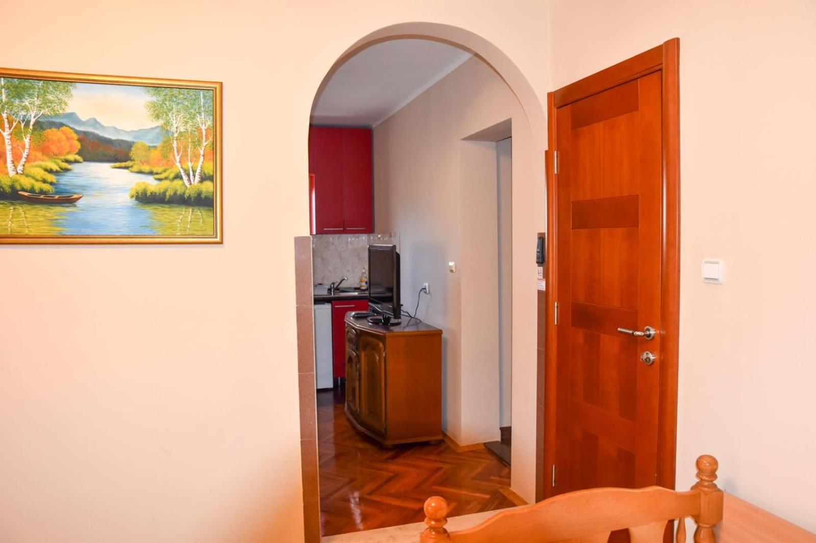 One-Bedroom Apartment photo 3