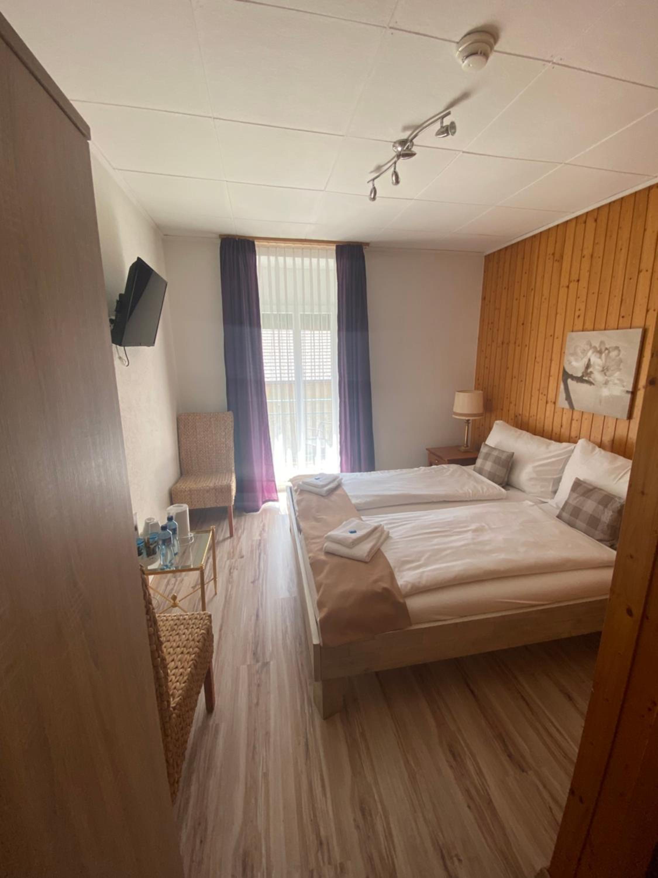 Double Room - Photo 7
