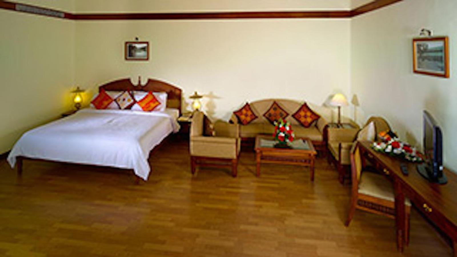 Suite with Garden View