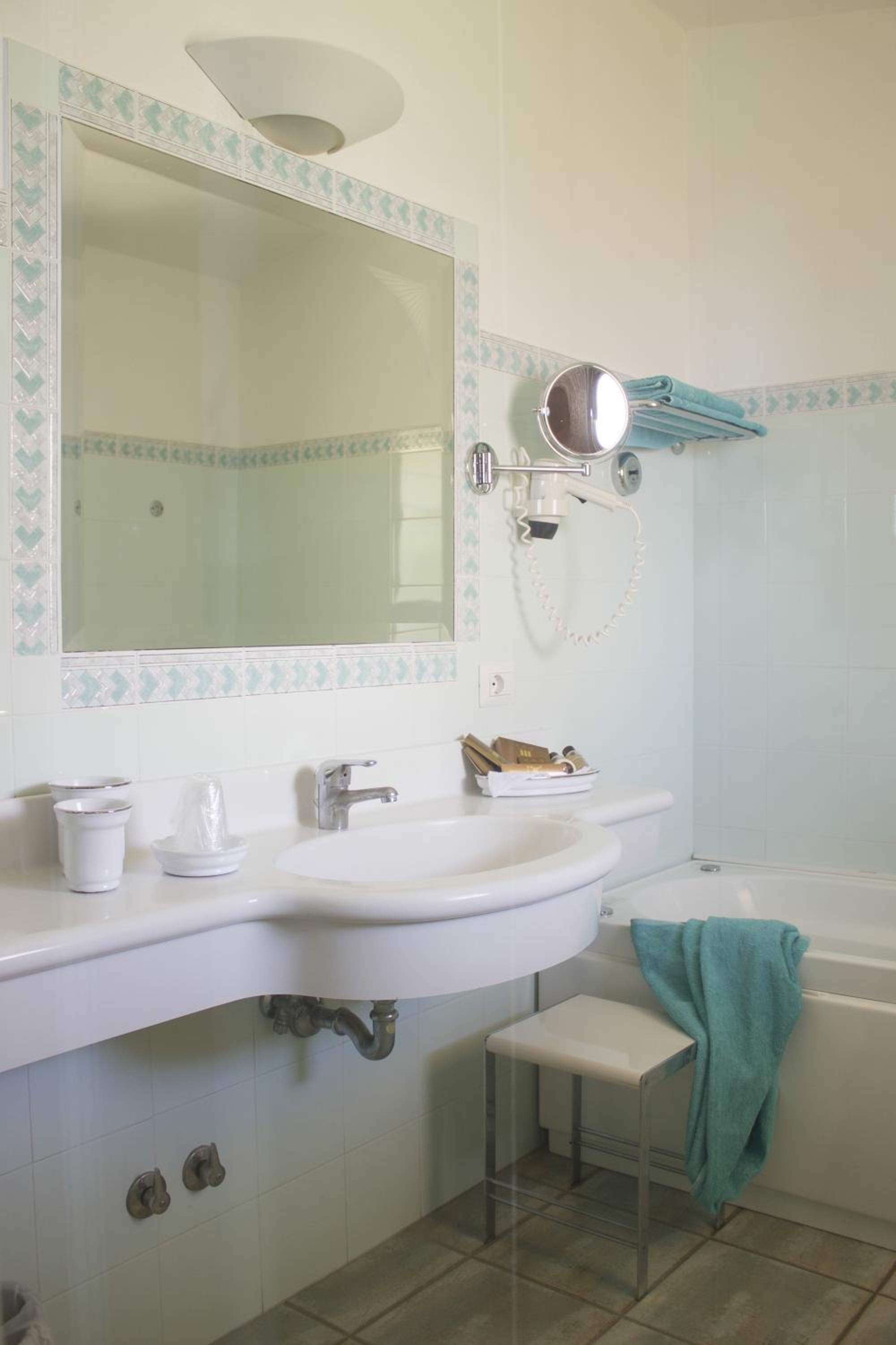 Junior Suite with Sea View - Photo 4