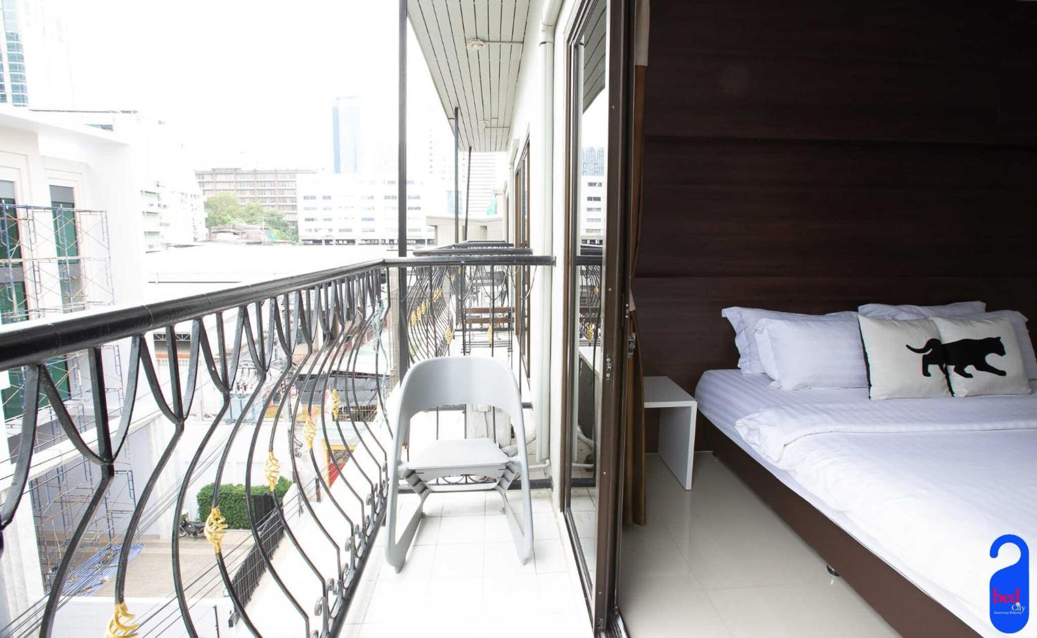 Deluxe Double Room with Balcony photo 3