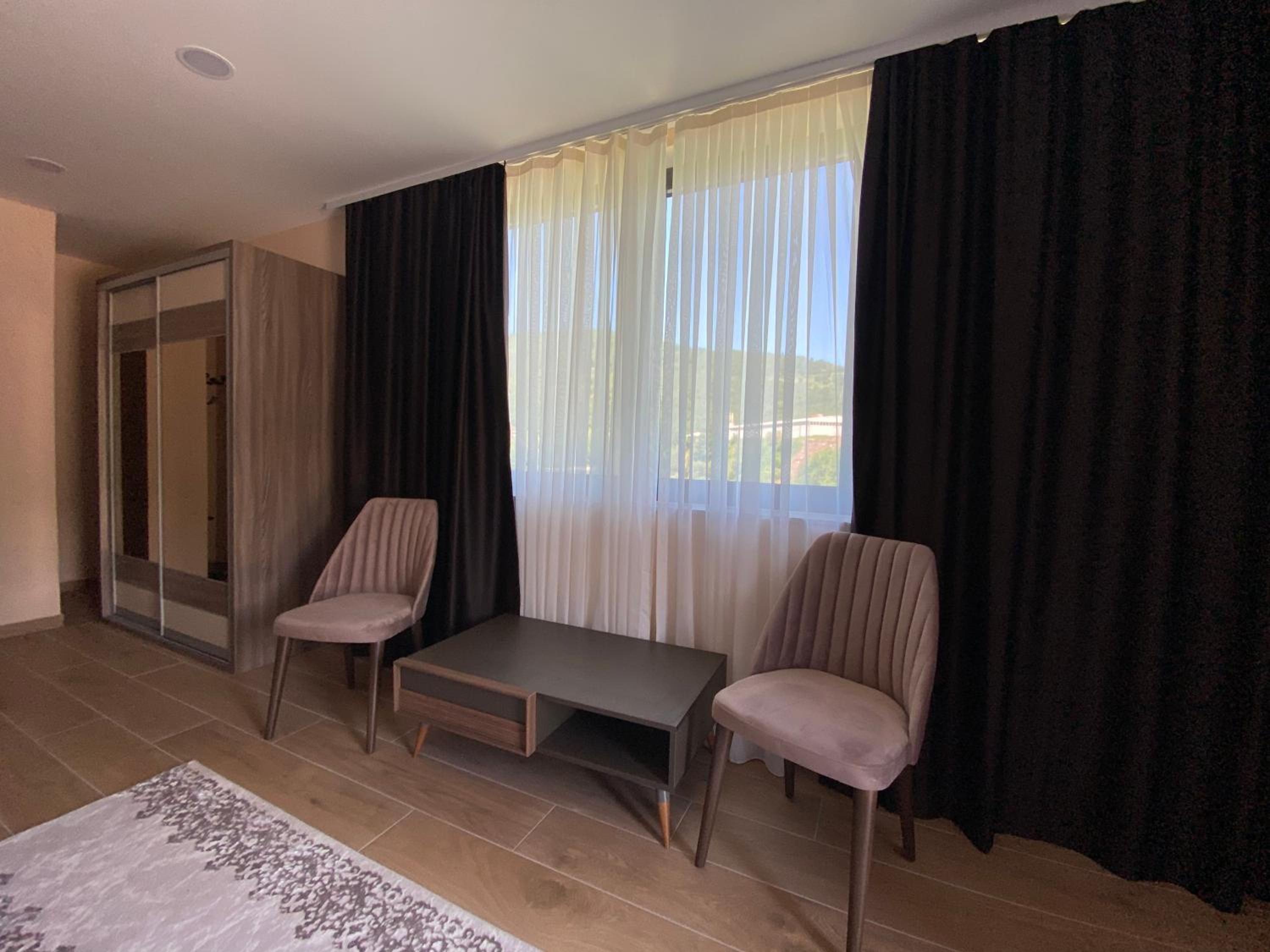 Deluxe Apartment photo 2